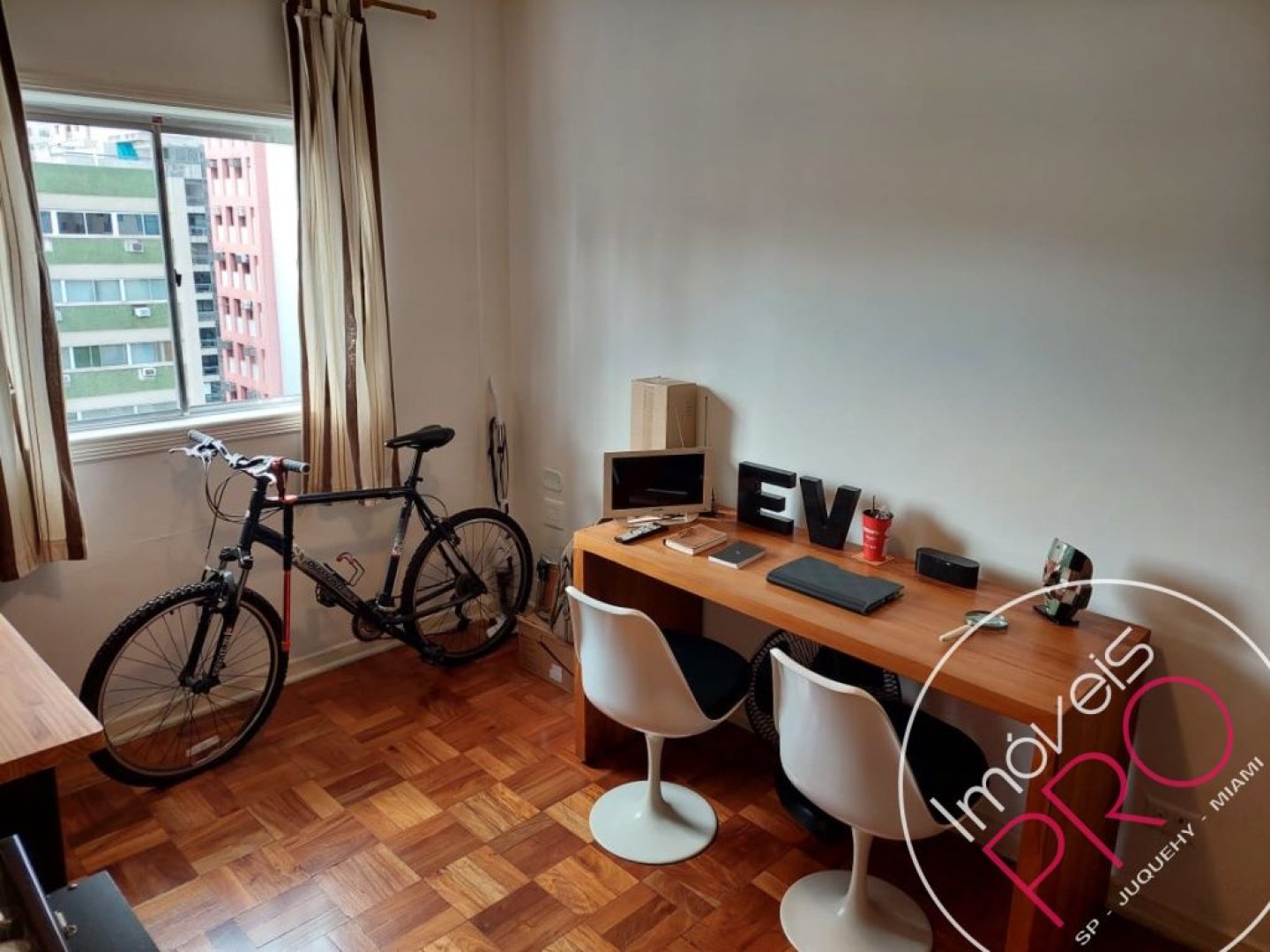 Foto :: https://assets.imoveispro.com.br/thumb/IP11094/apartamento-venda-itaim-bibi_IP11094_11_1920x1080.jpg?