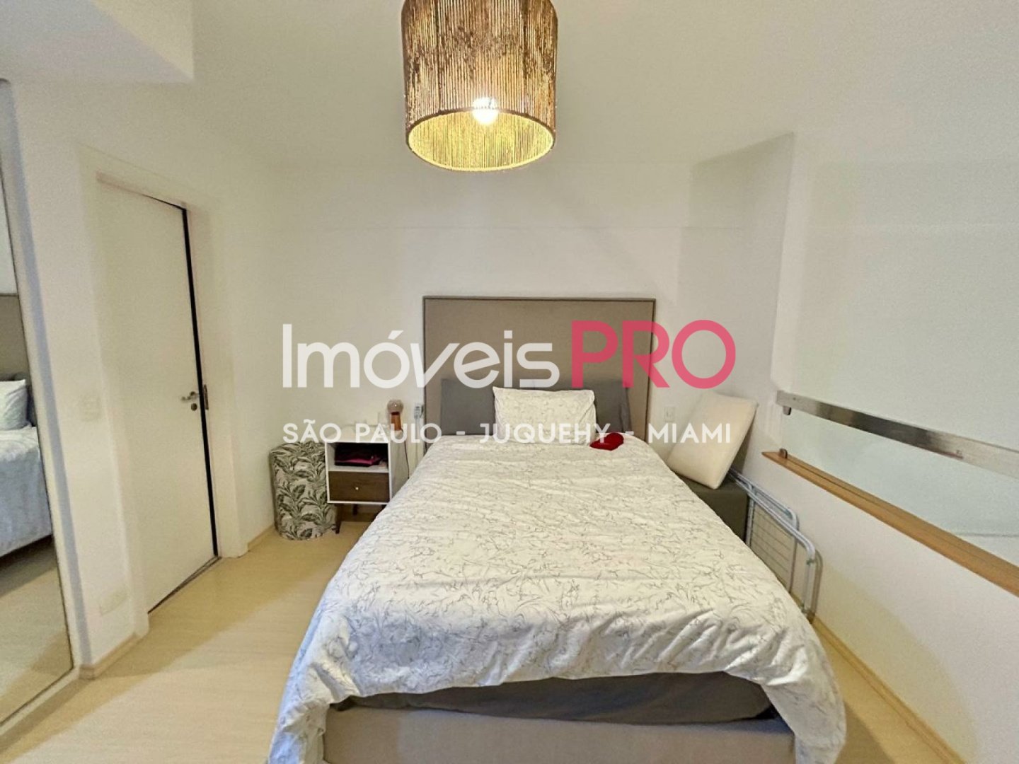 Foto :: IP11738