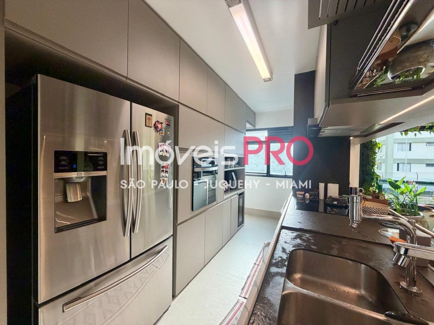 Foto :: https://assets.imoveispro.com.br/thumb/IP12537/apartamento-venda-moema_IP12537_17_1920x1080.jpg?