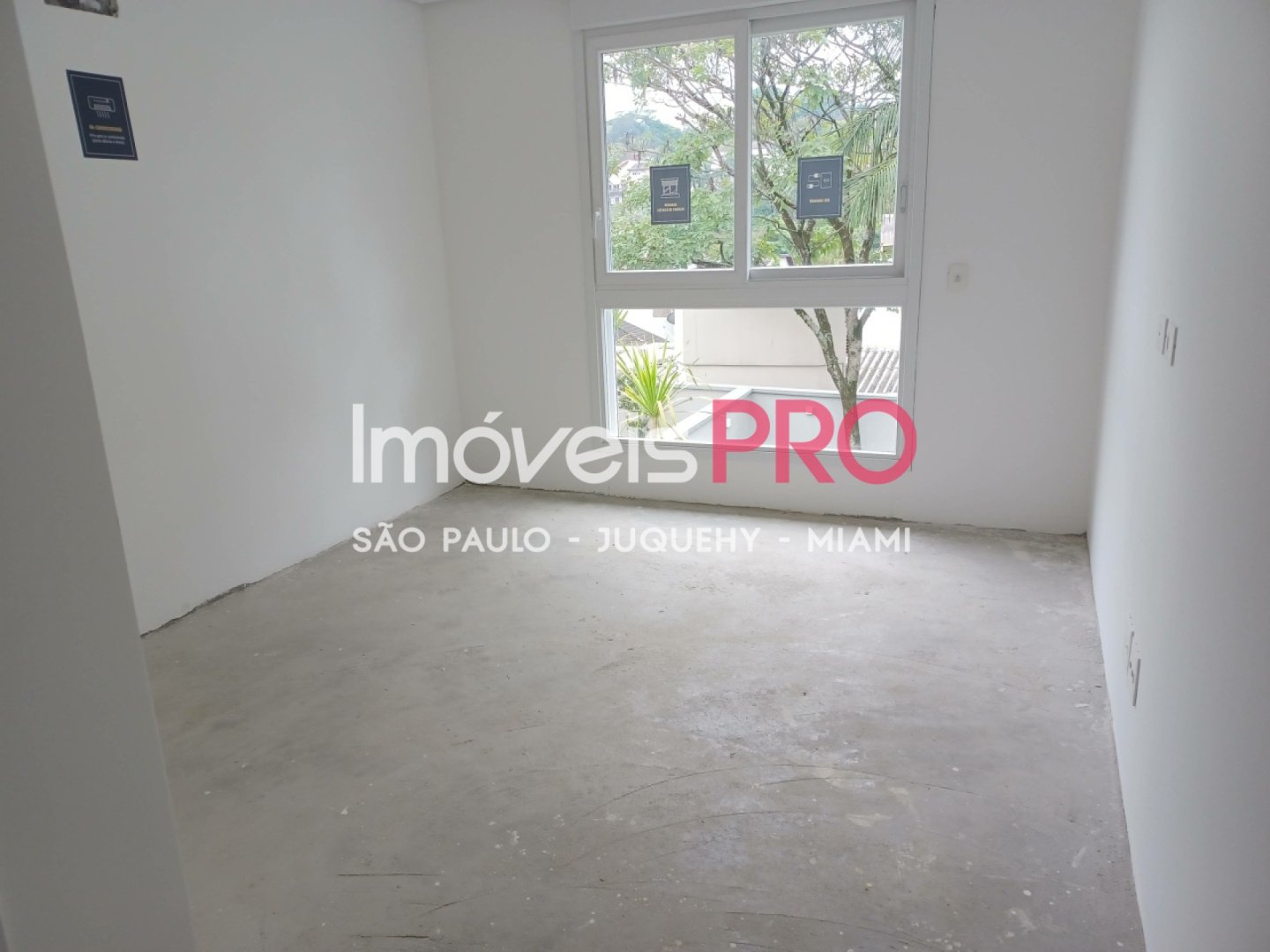 Foto :: IP12898