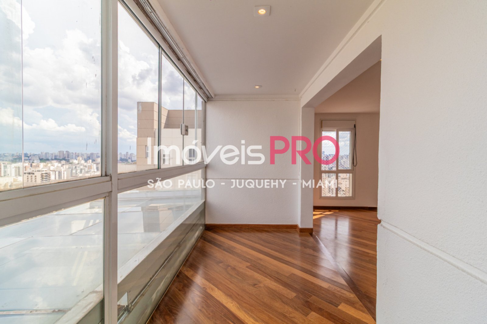 Foto :: https://assets.imoveispro.com.br/thumb/IP13791/cobertura-venda-moema_IP13791_59_1920x1080.jpg?