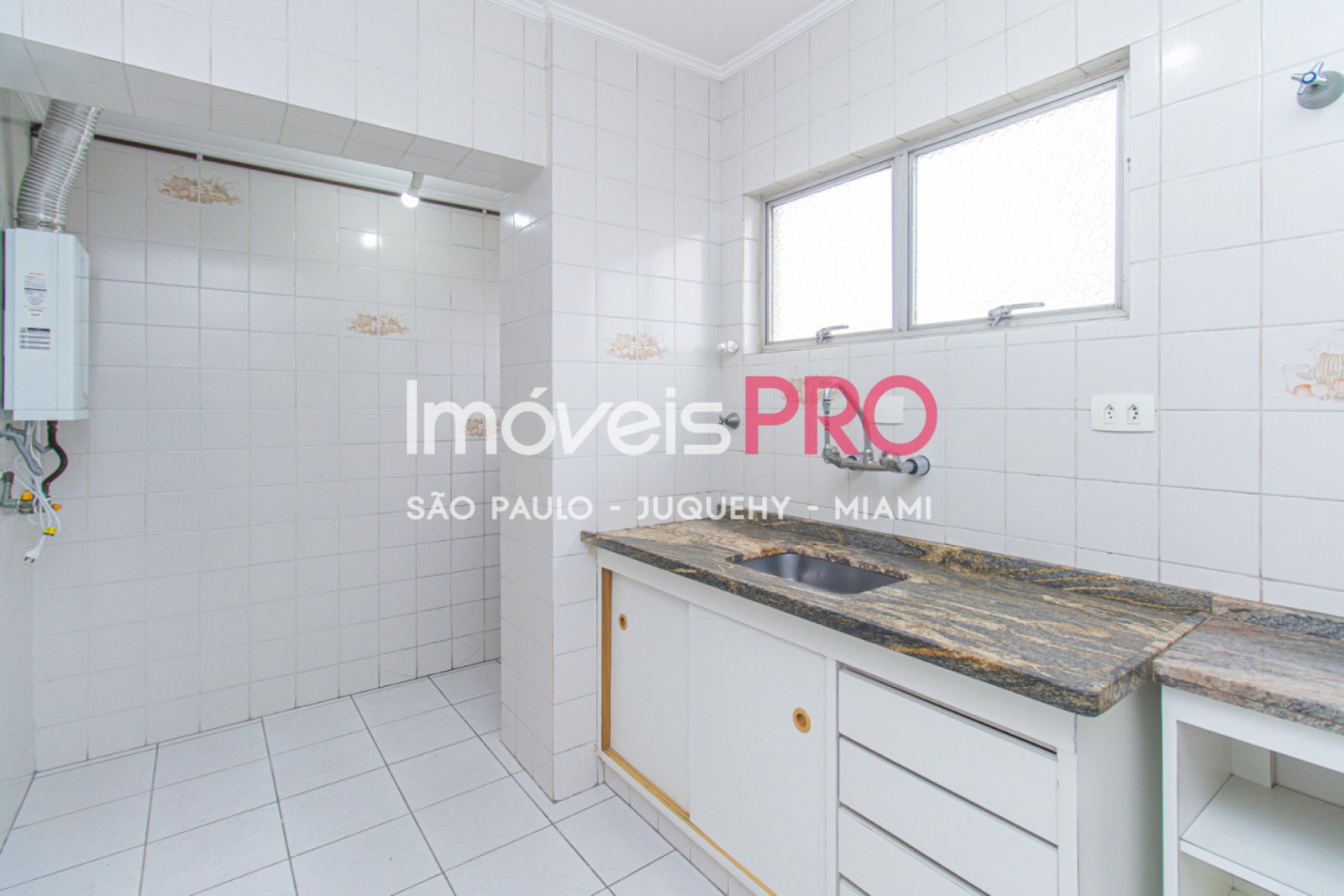 Foto :: https://assets.imoveispro.com.br/thumb/IP15609/apartamento-venda-itaim-bibi_IP15609_17_1920x1080.jpg?