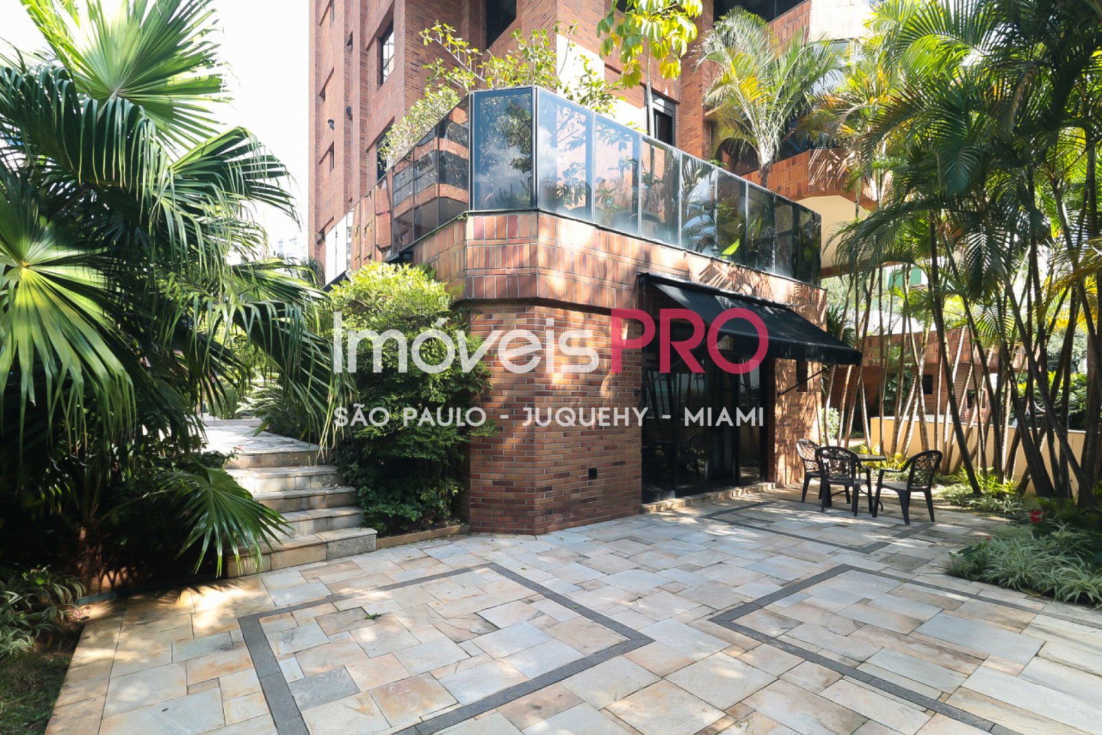 Foto :: https://assets.imoveispro.com.br/thumb/IP16256/apartamento-venda-panamby_IP16256_35_1920x1080.jpg?