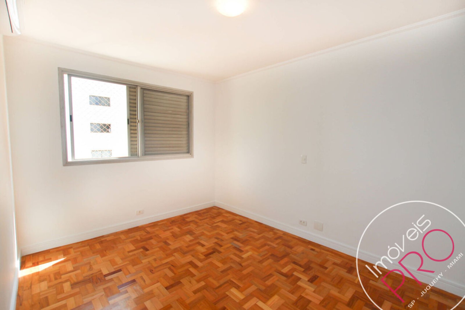 Foto :: https://assets.imoveispro.com.br/thumb/IP16512/apartamento-aluguel-campo-belo_IP16512_11_1920x1080.jpg?