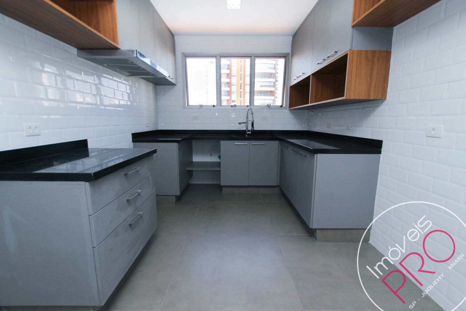 Foto :: IP16512