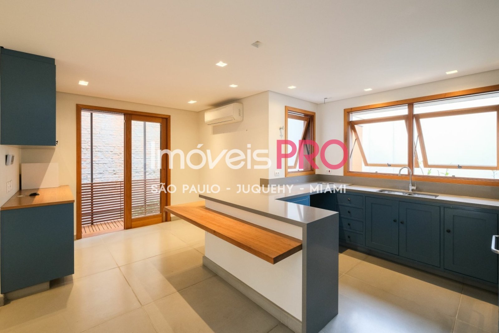 Foto :: https://assets.imoveispro.com.br/thumb/IP16785/sobrado-venda-jardim-paulistano_IP16785_11_1920x1080.jpg?