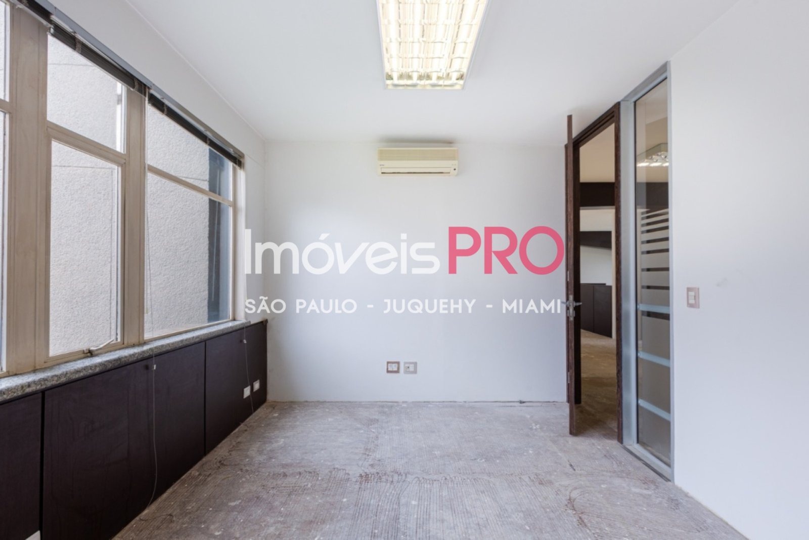 Foto :: https://assets.imoveispro.com.br/thumb/IP17120/conj-comercial-venda-brooklin_IP17120_17_1920x1080.jpg?