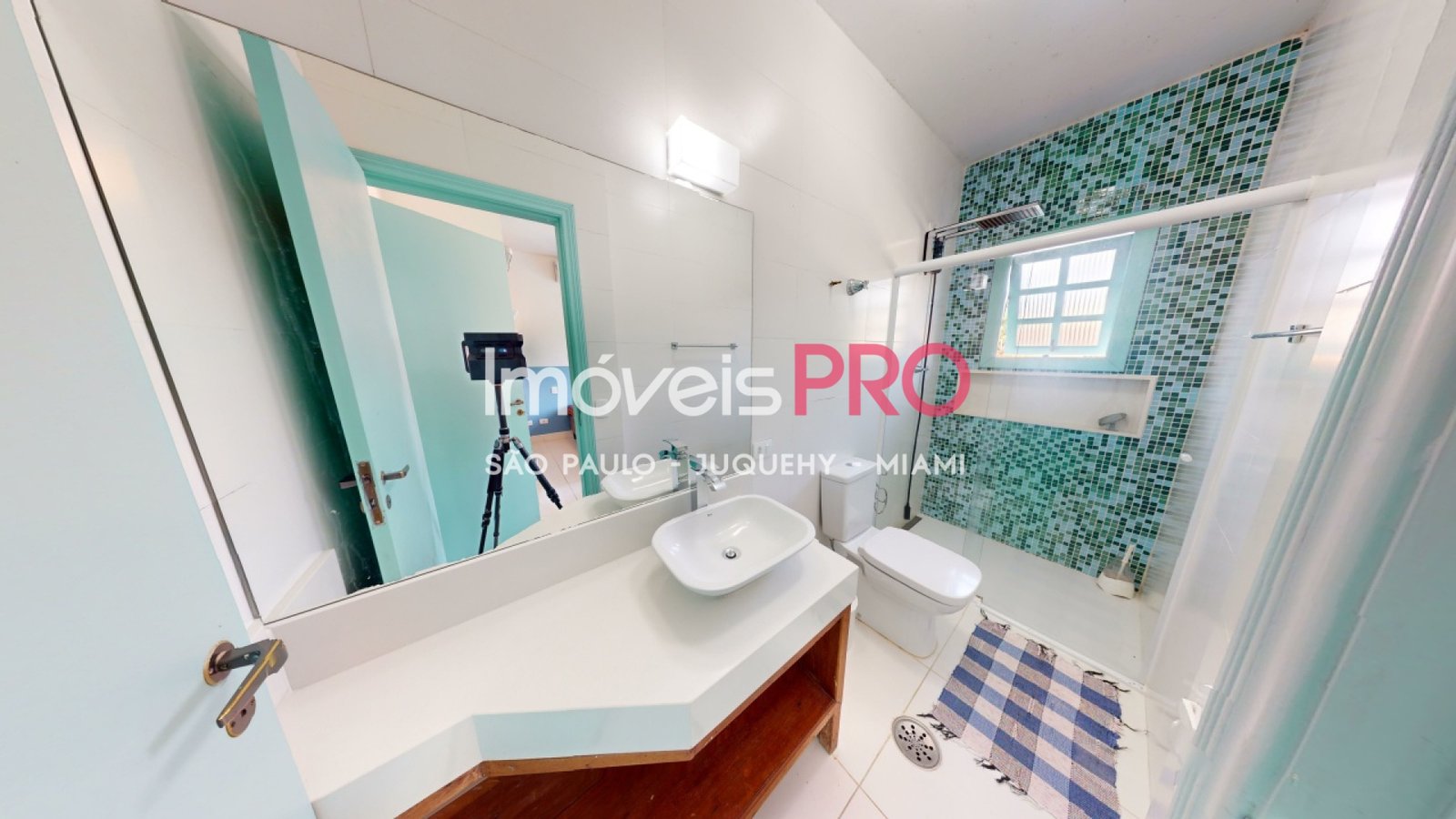 Foto :: https://assets.imoveispro.com.br/thumb/IP1763/sobrado-venda-praia-de-juquehy_IP1763_29_1920x1080.jpg?