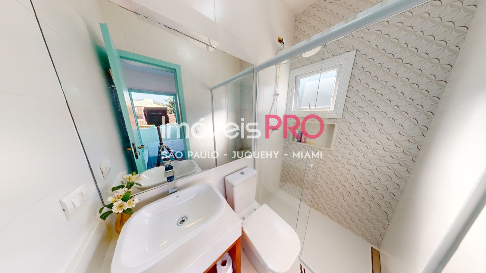 Foto :: https://assets.imoveispro.com.br/thumb/IP1763/sobrado-venda-praia-de-juquehy_IP1763_35_1920x1080.jpg?