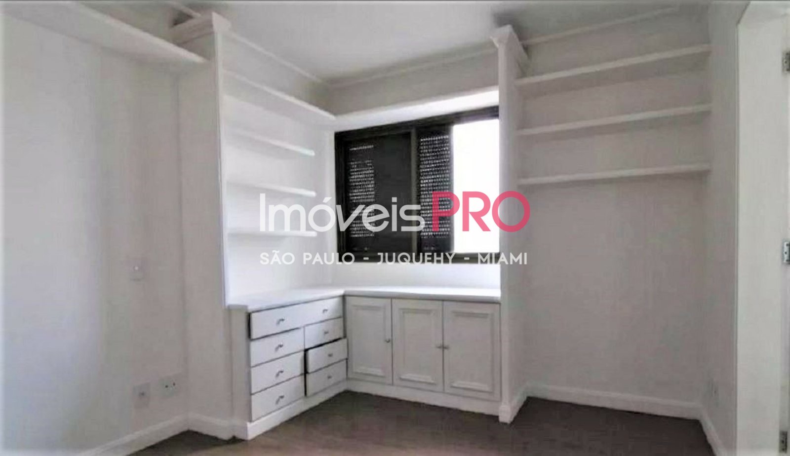 Foto :: IP17661