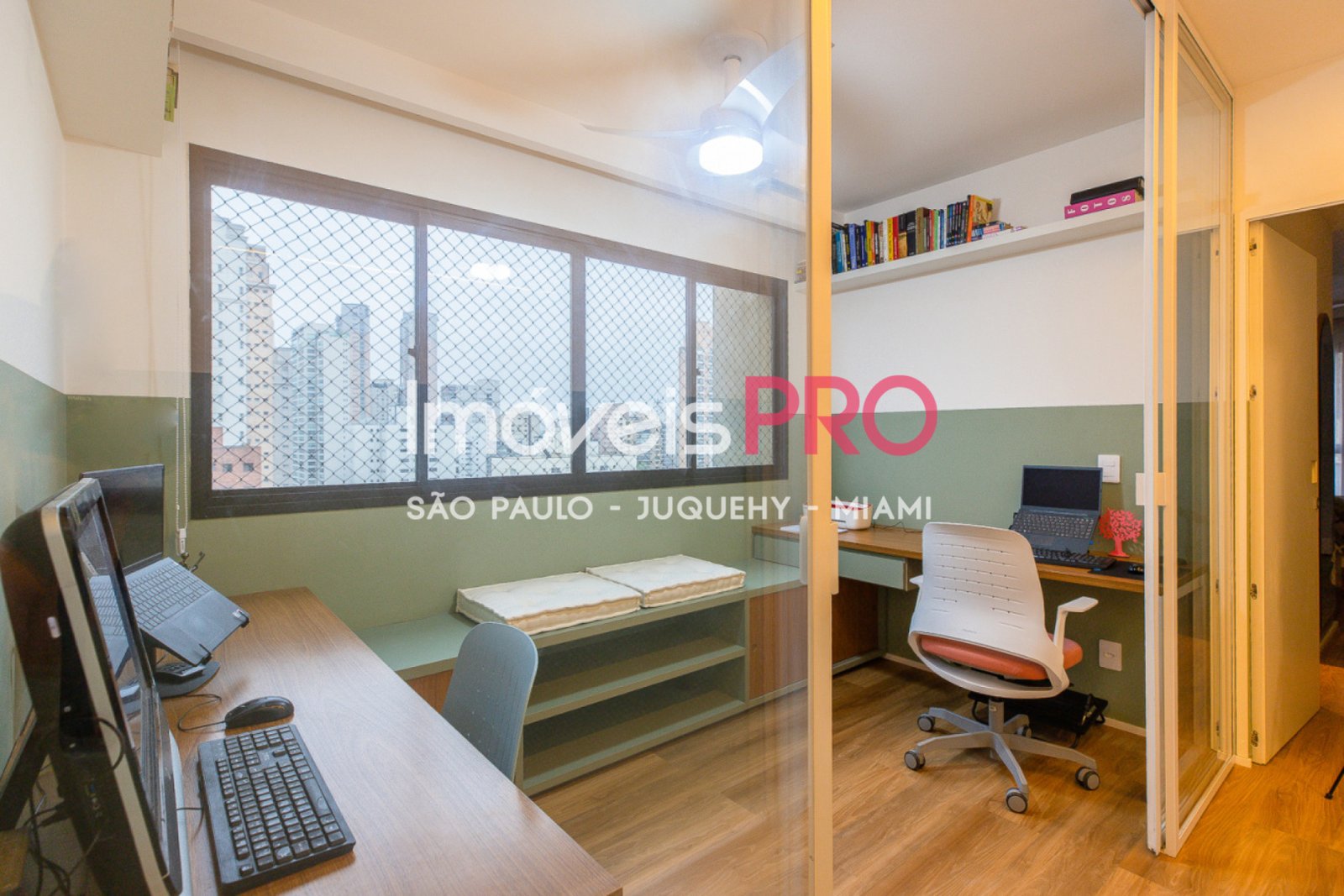 Foto :: https://assets.imoveispro.com.br/thumb/IP18461/apartamento-venda-moema-passaros_IP18461_17_1920x1080.jpg?