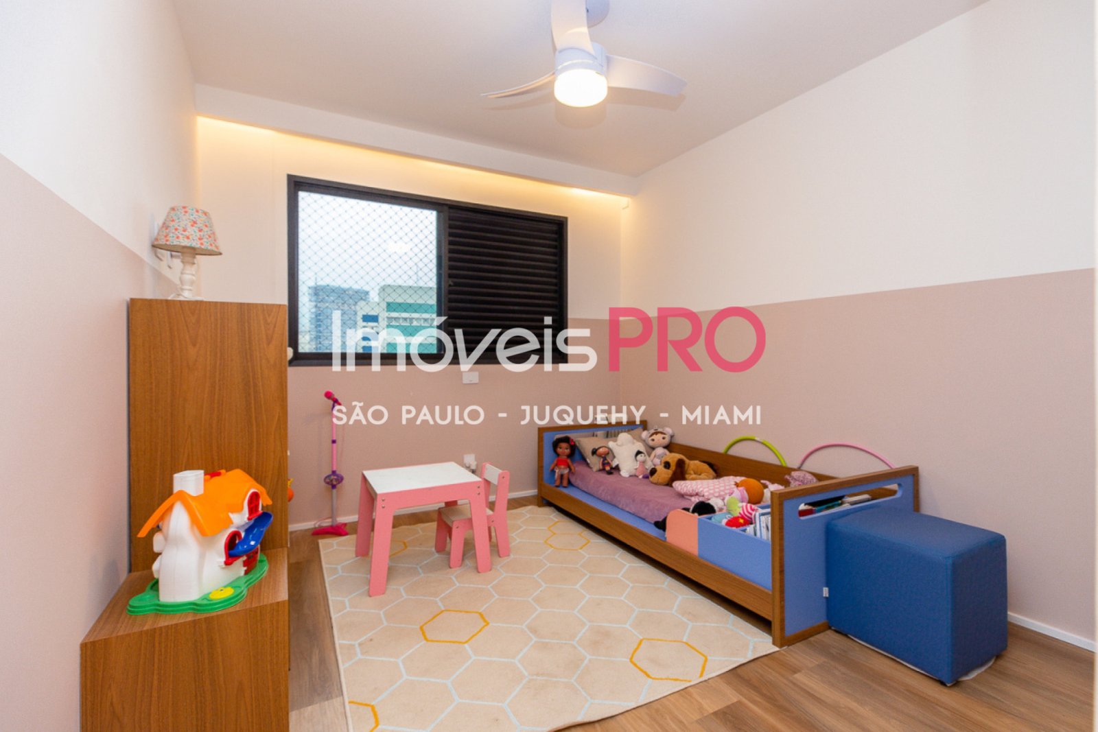Foto :: IP18461