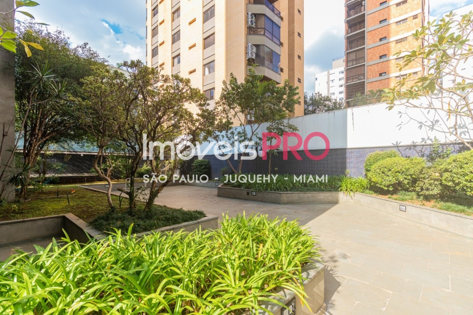 Foto :: https://assets.imoveispro.com.br/thumb/IP18461/apartamento-venda-moema-passaros_IP18461_35_1920x1080.jpg?