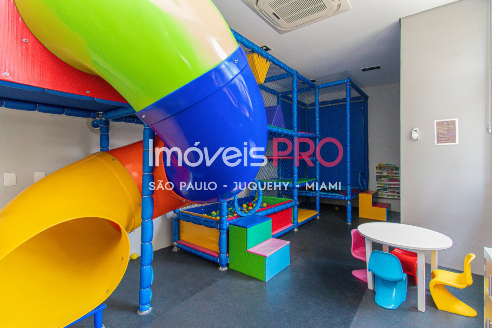 Foto :: https://assets.imoveispro.com.br/thumb/IP18467/apartamento-aluguel-itaim-bibi_IP18467_17_1920x1080.jpg?