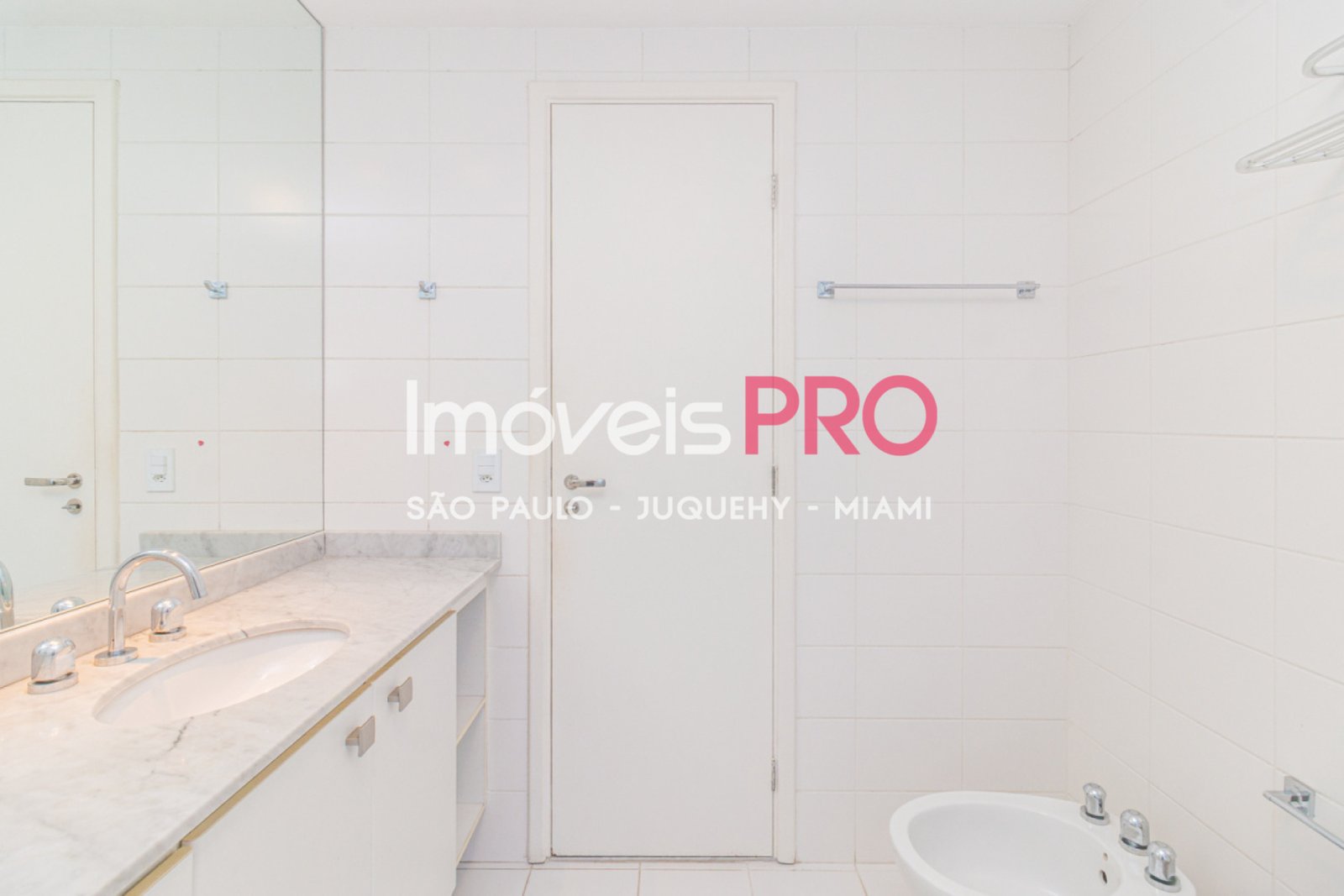 Foto :: IP18553