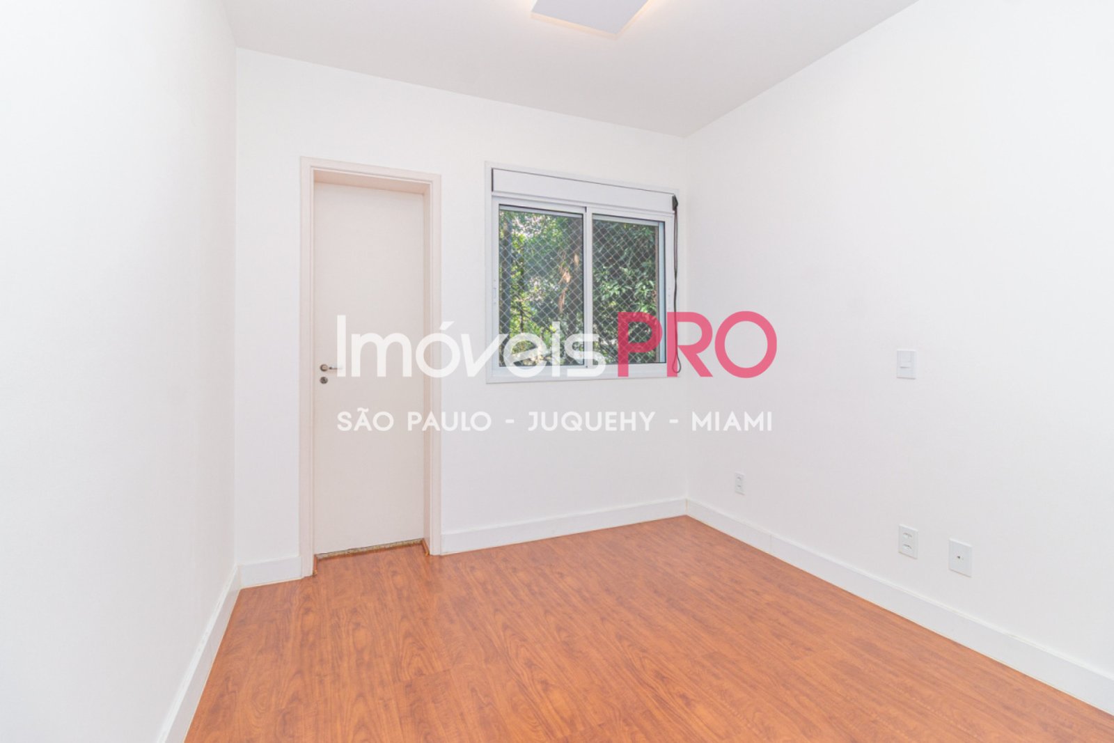 Foto :: https://assets.imoveispro.com.br/thumb/IP18553/apartamento-venda-campo-belo_IP18553_29_1920x1080.jpg?