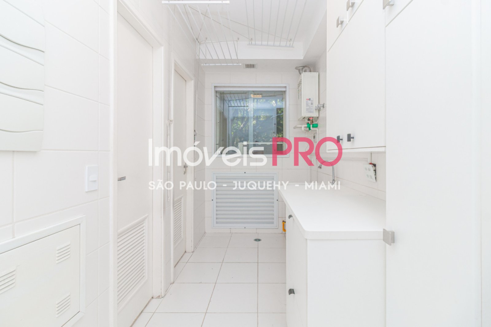 Foto :: IP18553