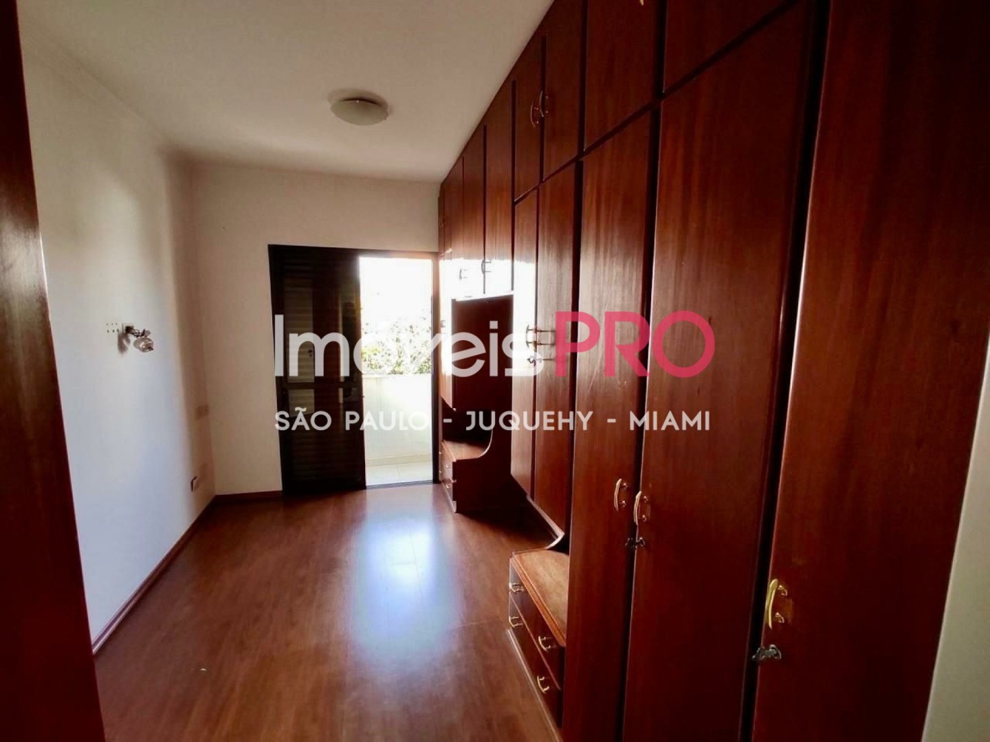Foto :: IP18750
