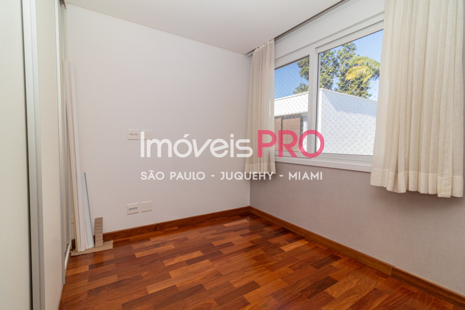 Foto :: IP18857
