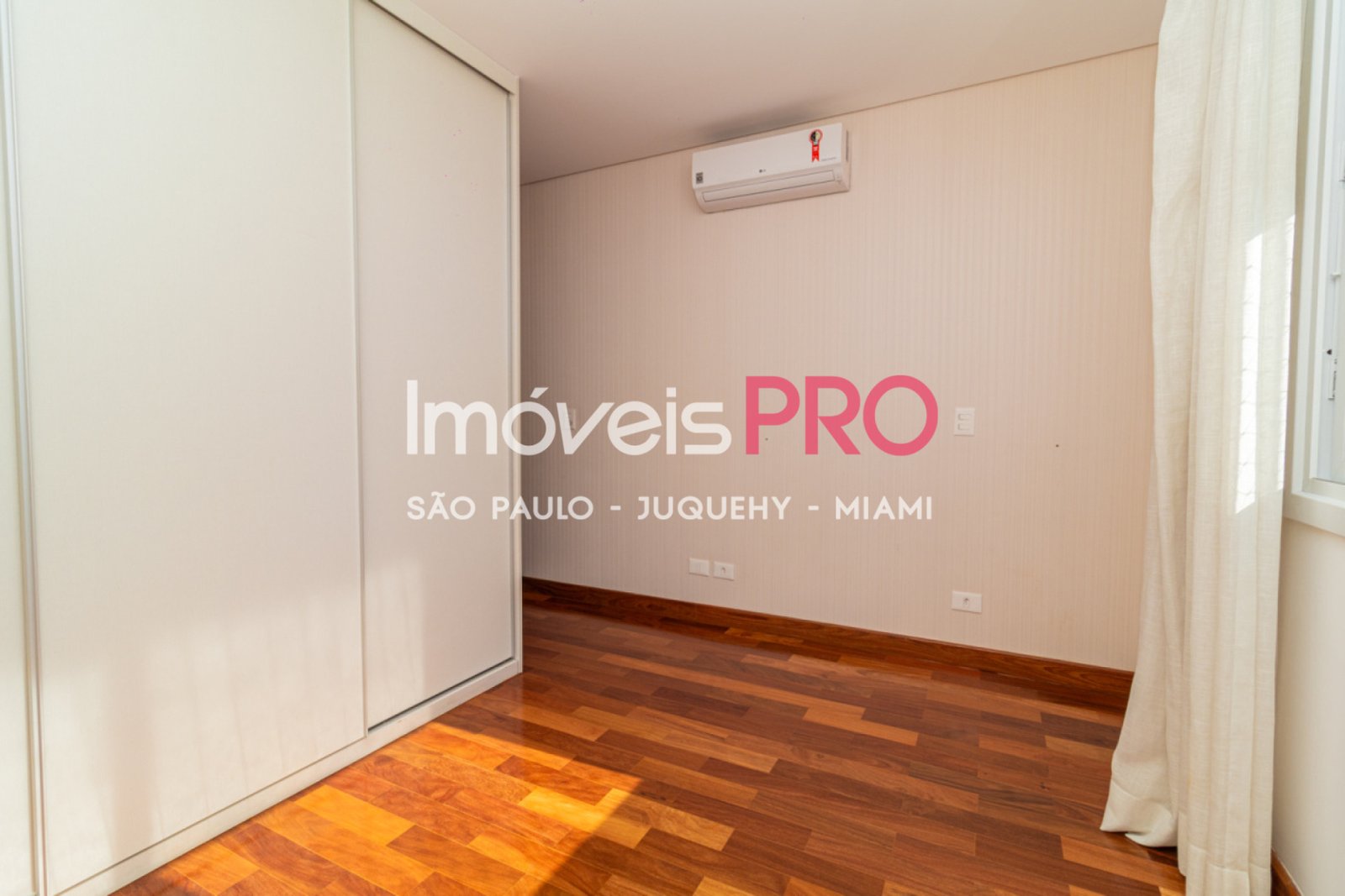 Foto :: https://assets.imoveispro.com.br/thumb/IP18857/condominio-venda-jardim-petropolis_IP18857_47_1920x1080.jpg?