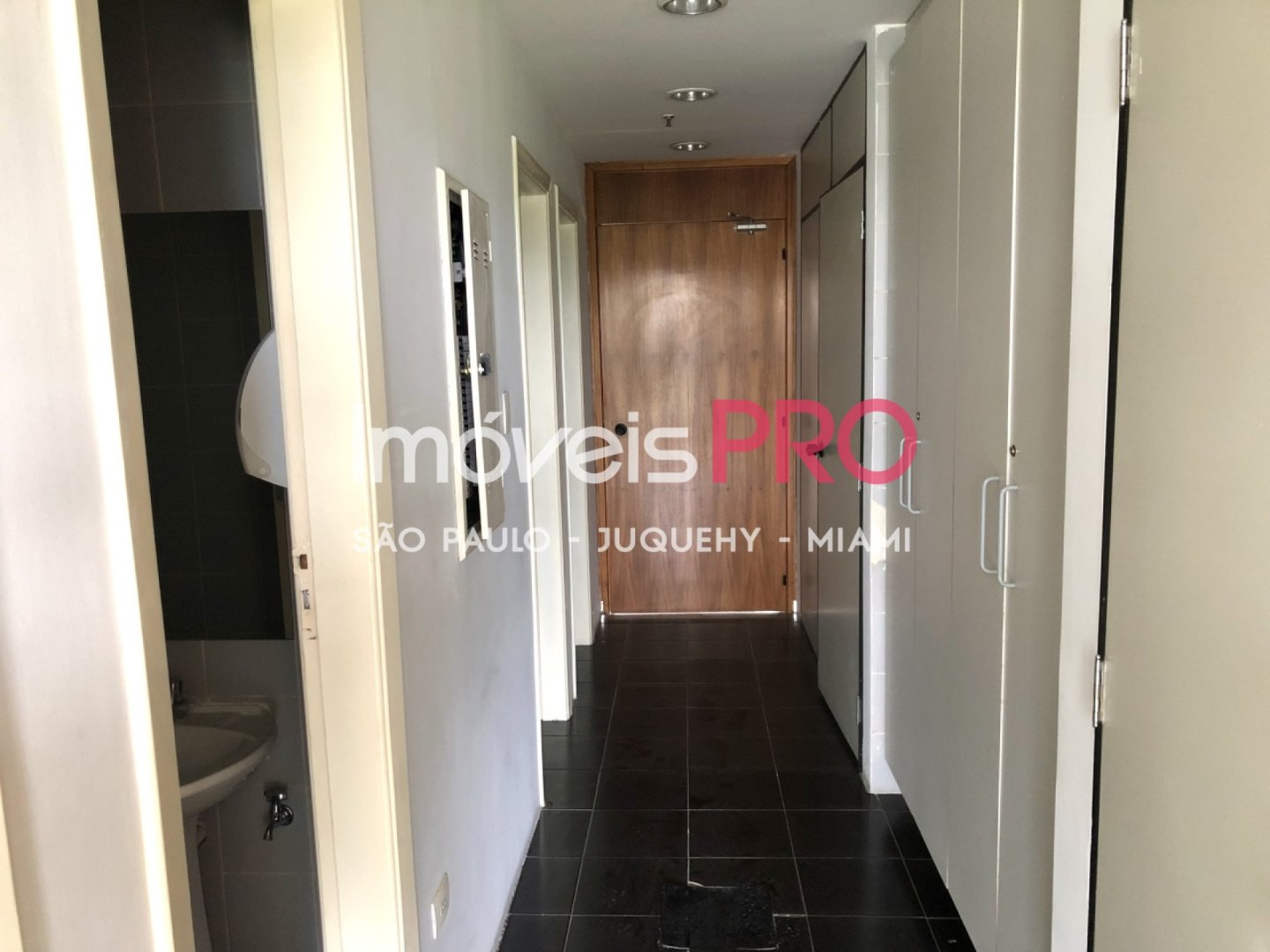 Foto :: https://assets.imoveispro.com.br/thumb/IP18928/conj-comercial-venda-chacara-santo-antonio-zona-sul_IP18928_11_1920x1080.jpg?