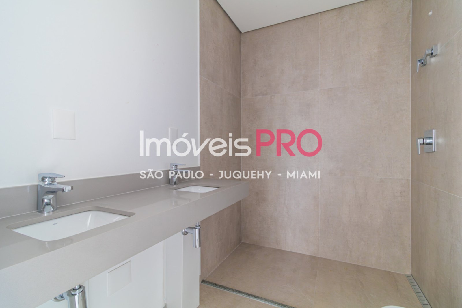 Foto :: IP18933