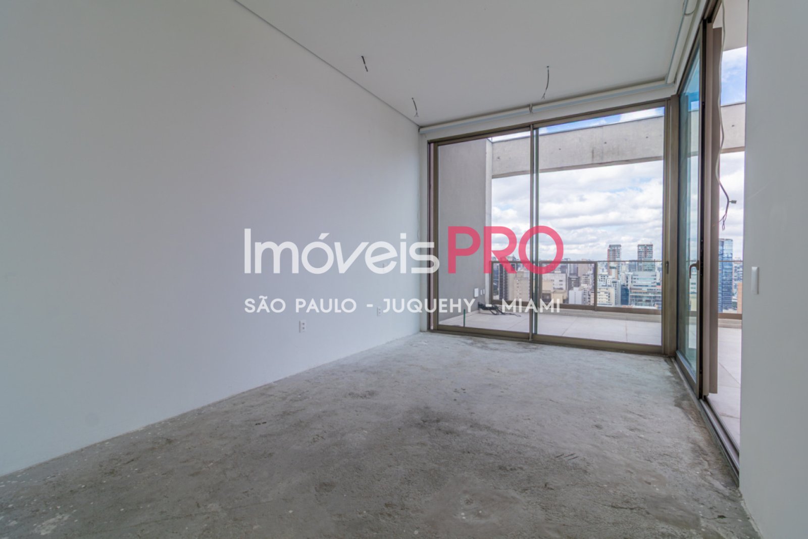 Foto :: https://assets.imoveispro.com.br/thumb/IP18933/cobertura-duplex-venda-jardim-europa_IP18933_23_1920x1080.jpg?