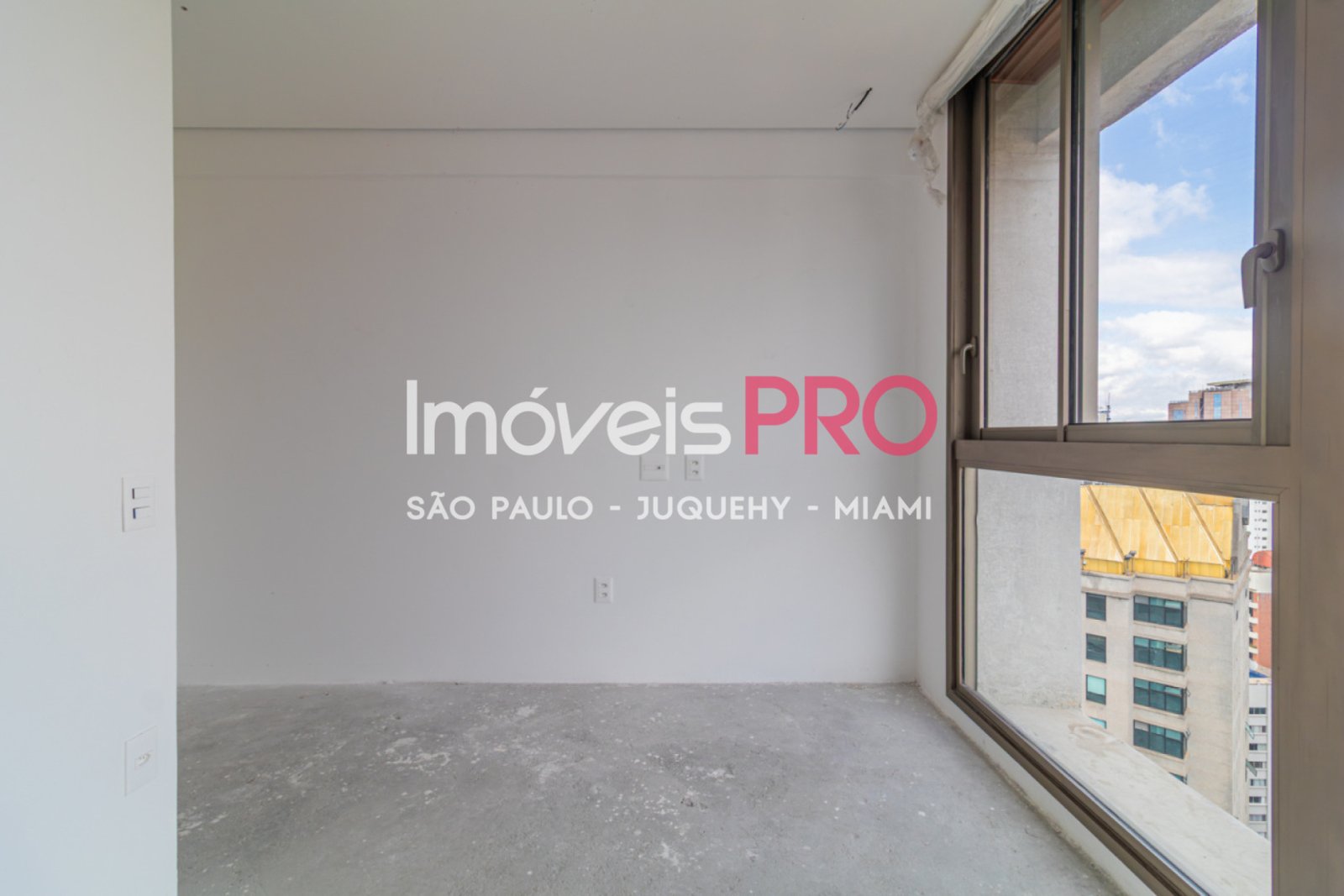 Foto :: https://assets.imoveispro.com.br/thumb/IP18933/cobertura-duplex-venda-jardim-europa_IP18933_35_1920x1080.jpg?