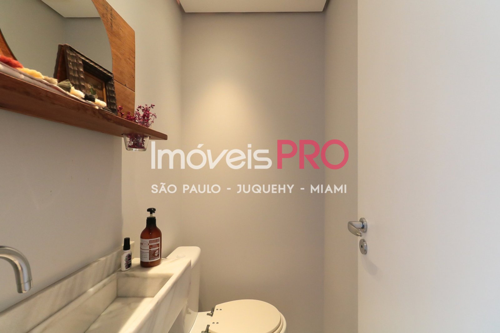 Foto :: IP18954