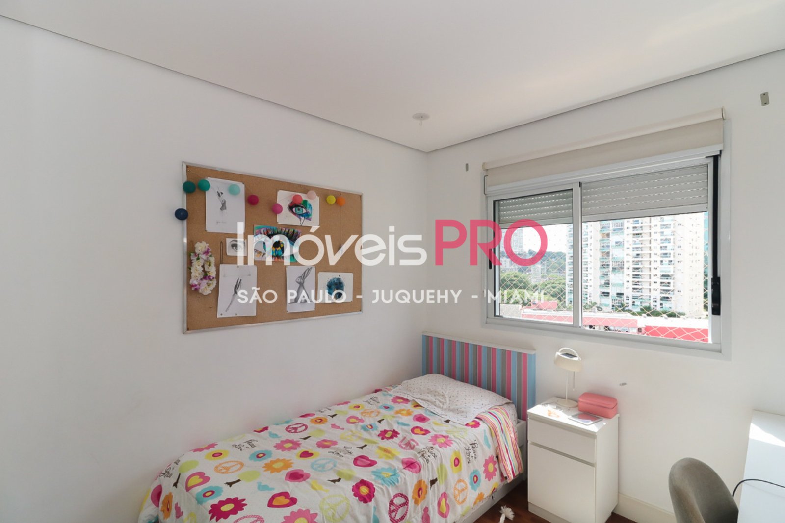 Foto :: IP18954