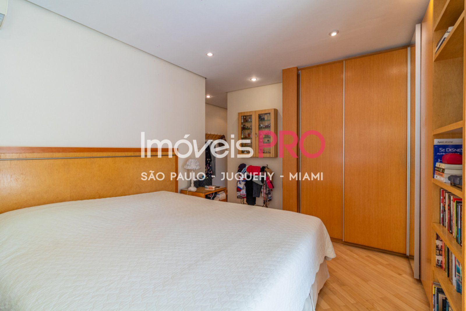 Foto :: https://assets.imoveispro.com.br/thumb/IP19222/sobrado-venda-jardim-marajoara_IP19222_35_1920x1080.jpg?