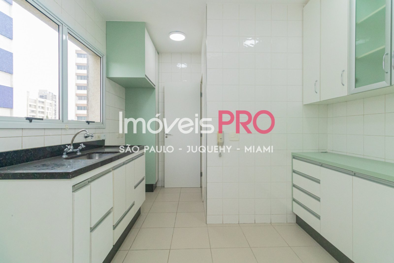 Foto :: https://assets.imoveispro.com.br/thumb/IP19390/apartamento-venda-brooklin_IP19390_29_1920x1080.jpg?