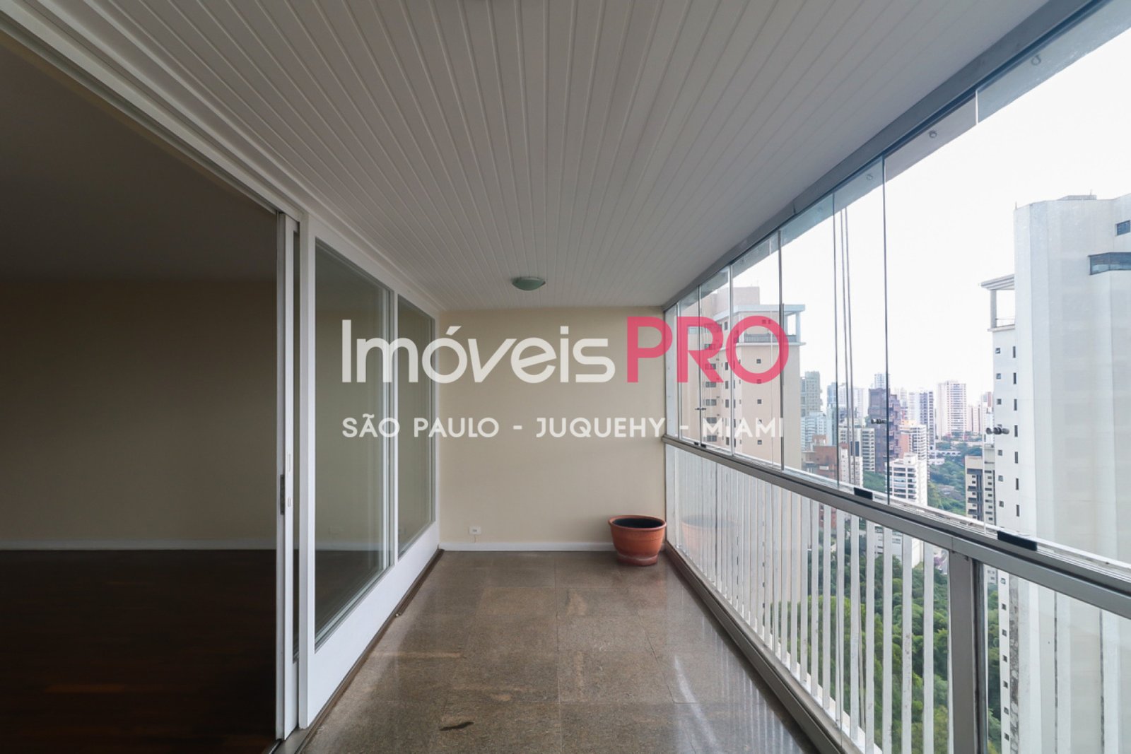 Apartamento de 4 quartos, 210 m², para alugar em Morumbi — foto 2 de 31