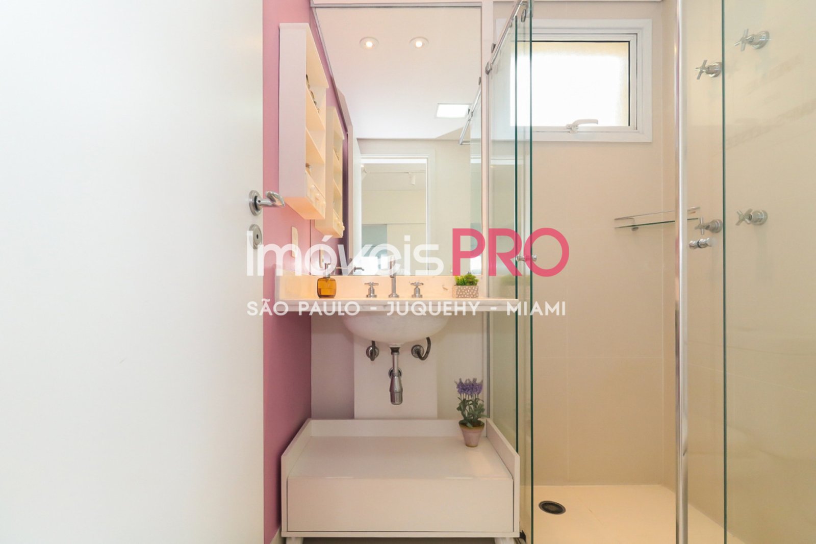 Foto :: IP19540