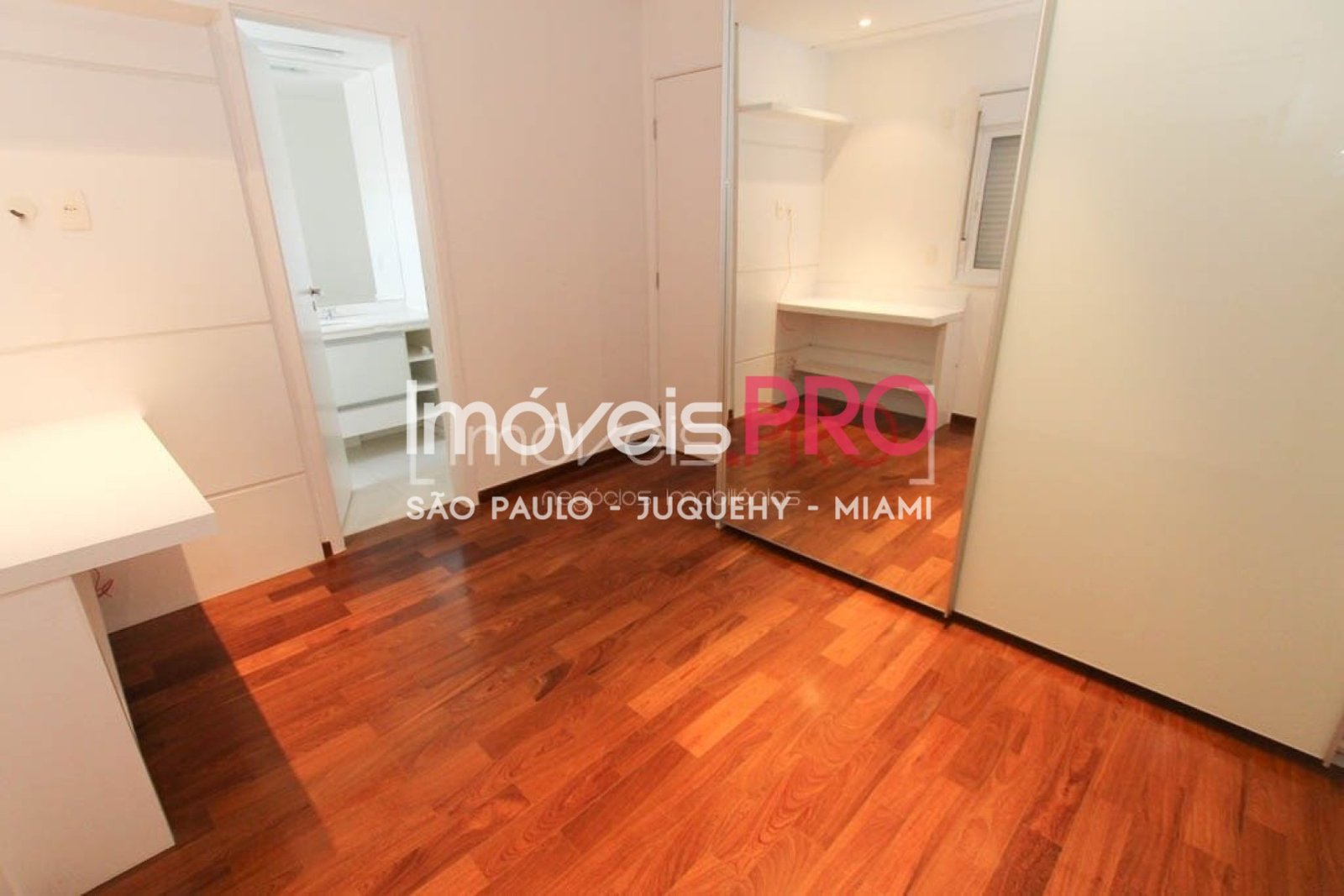 Foto :: https://assets.imoveispro.com.br/thumb/IP1962/apartamento-aluguel-moema-indios_IP1962_11_1920x1080.jpg?