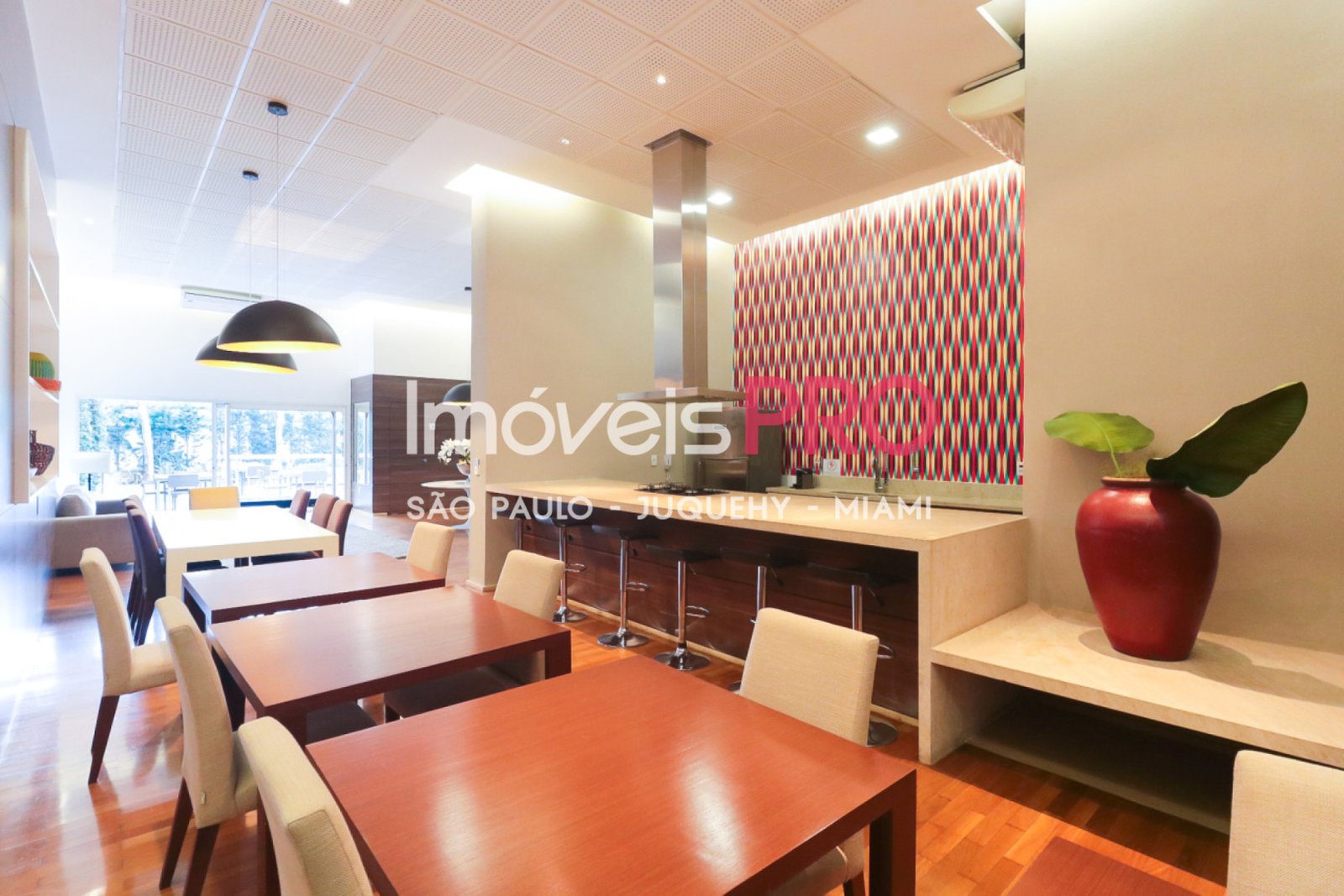 Foto :: https://assets.imoveispro.com.br/thumb/IP19678/apartamento-aluguel-itaim-bibi_IP19678_17_1920x1080.jpg?