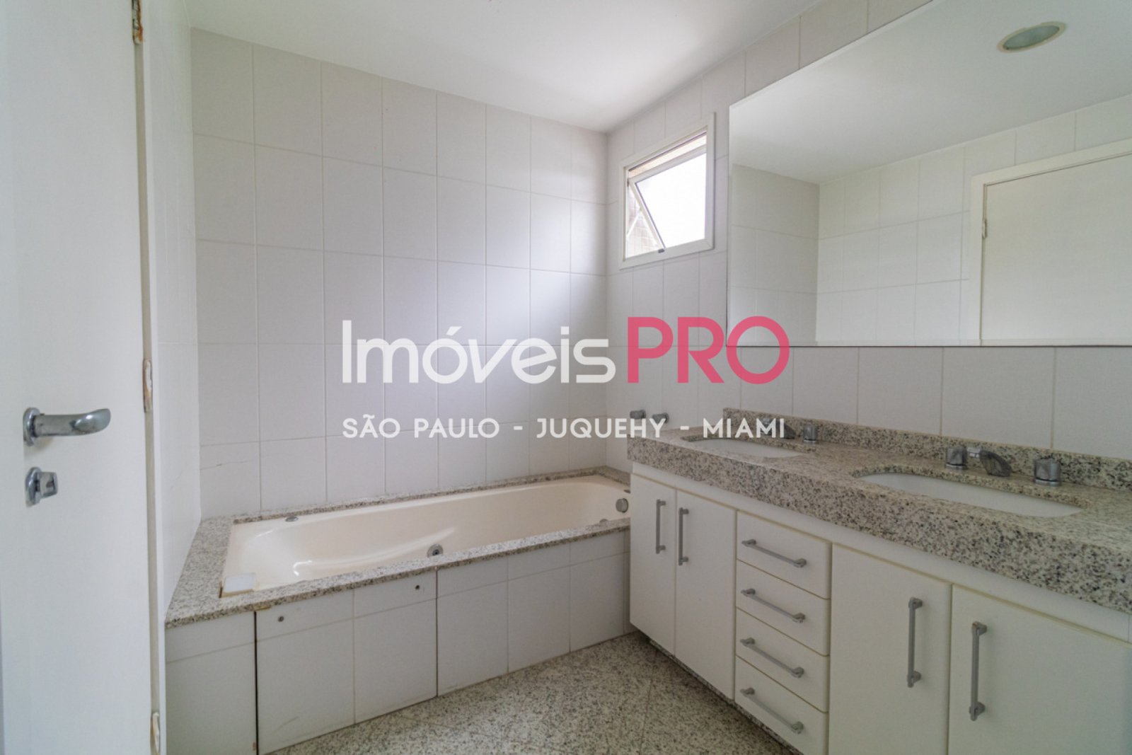 Foto :: https://assets.imoveispro.com.br/thumb/IP19692/apartamento-venda-paraiso_IP19692_35_1920x1080.jpg?