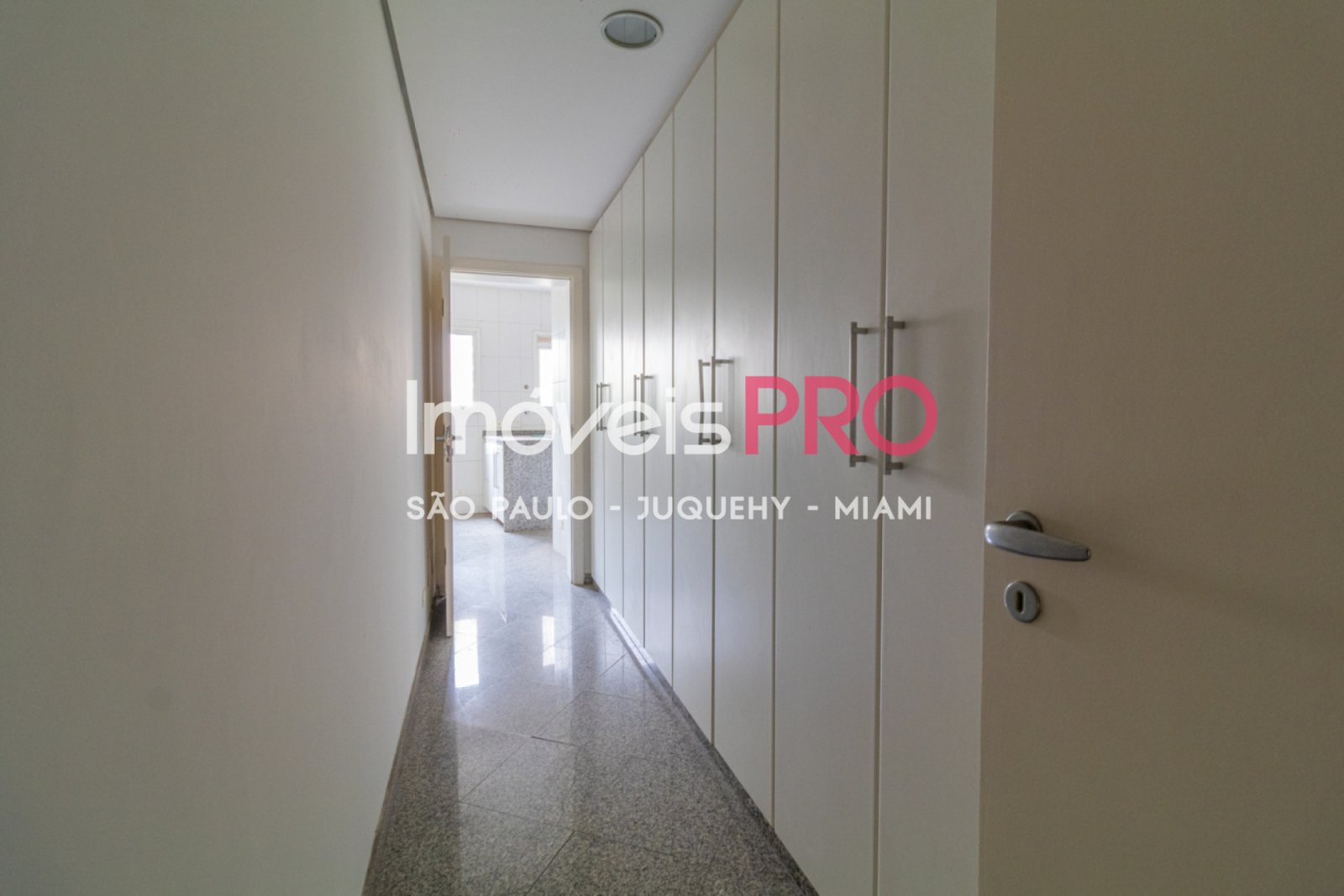 Foto :: https://assets.imoveispro.com.br/thumb/IP19692/apartamento-venda-paraiso_IP19692_47_1920x1080.jpg?