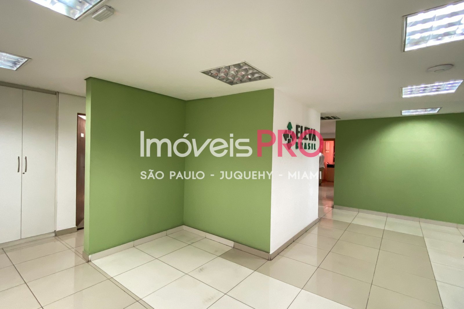 Foto :: https://assets.imoveispro.com.br/thumb/IP19939/galpao-venda-industrial-anhanguera_IP19939_35_1920x1080.jpg?