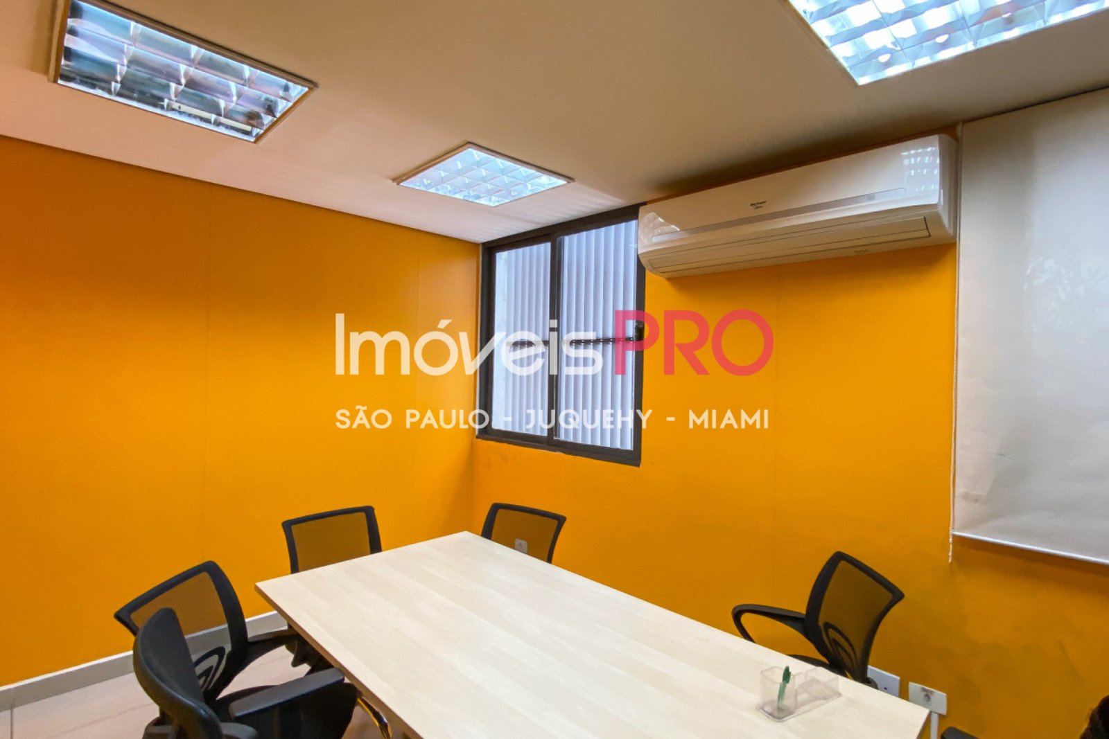 Foto :: https://assets.imoveispro.com.br/thumb/IP19939/galpao-venda-industrial-anhanguera_IP19939_47_1920x1080.jpg?