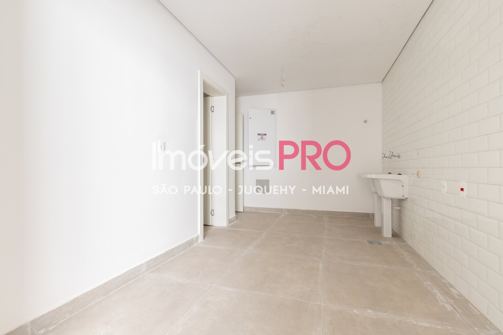 Foto :: https://assets.imoveispro.com.br/thumb/IP20181/condominio-venda-chacara-santo-antonio-zona-sul_IP20181_47_1920x1080.jpg?