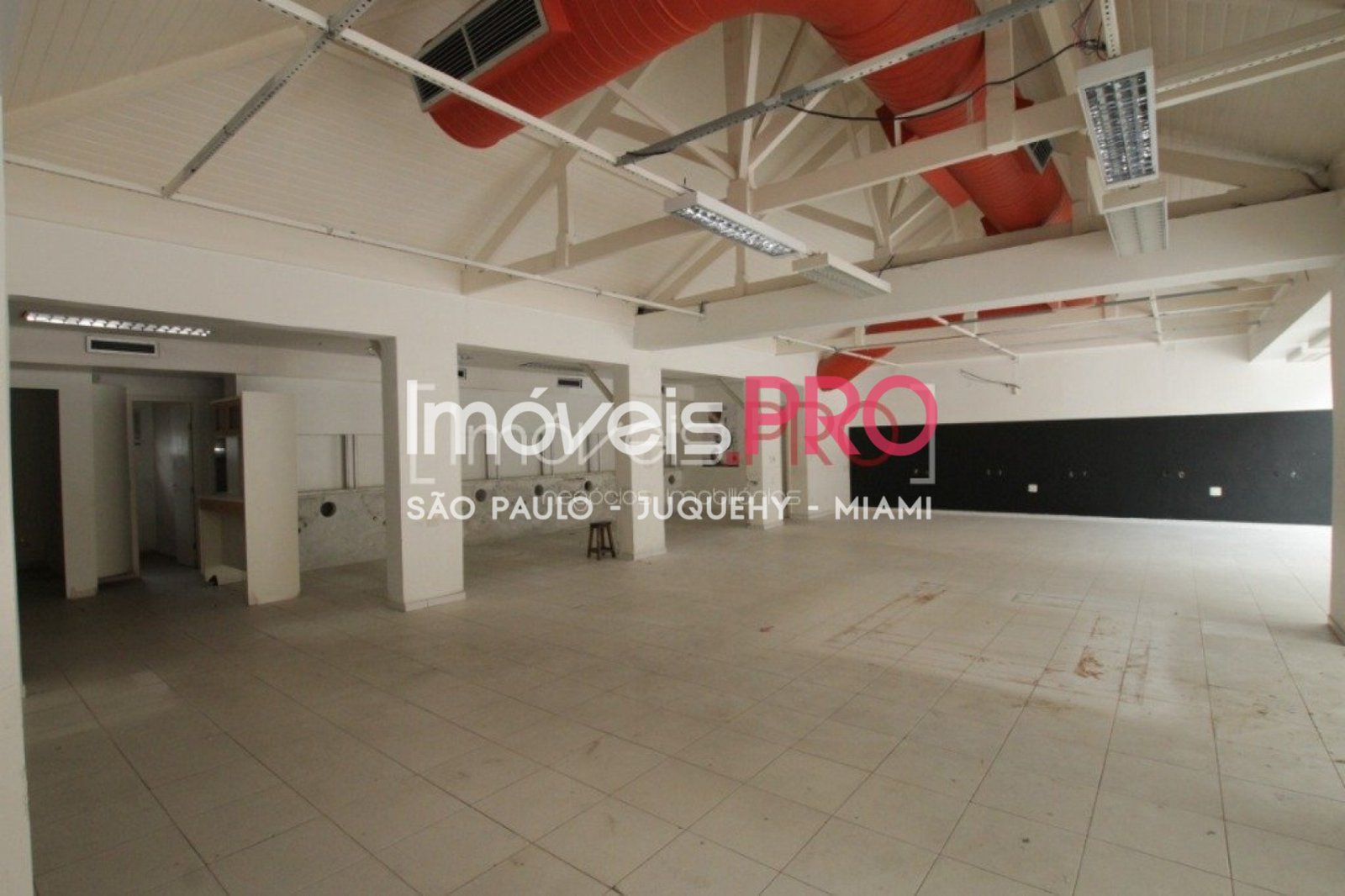 Loja, 245 m², para alugar em Moema — foto 3