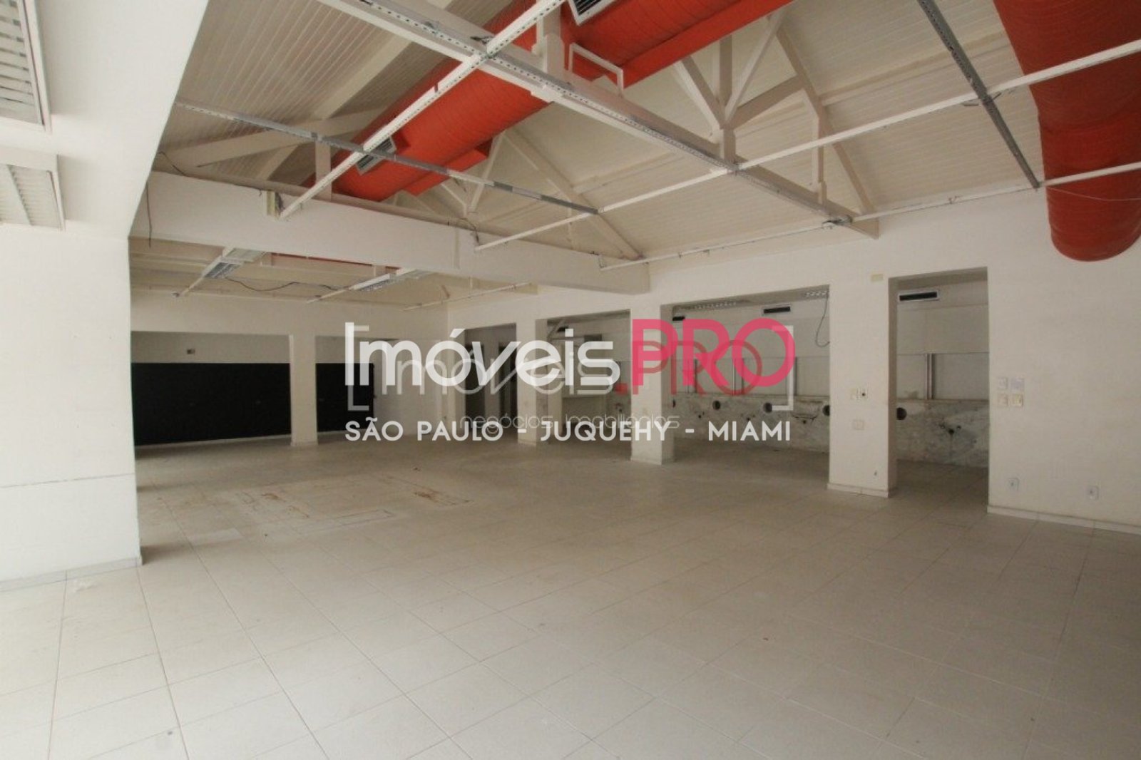 Loja, 245 m², para alugar em Moema — foto 4