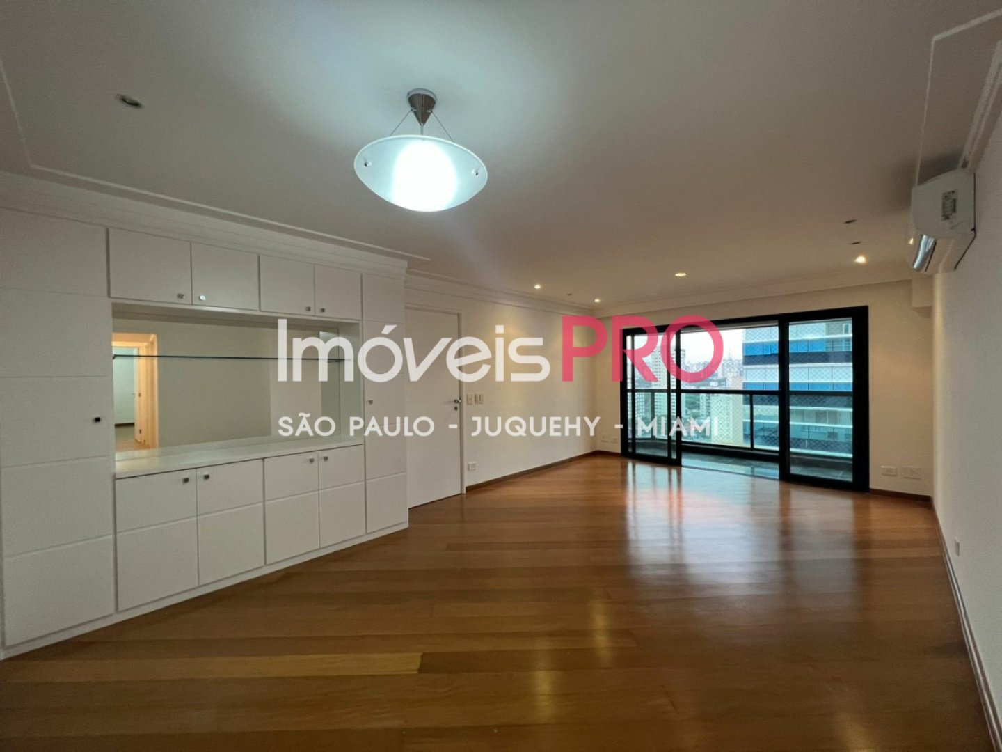 Apartamento de 3 quartos, 145 m², para alugar em Moema Índios — foto 1 de 41