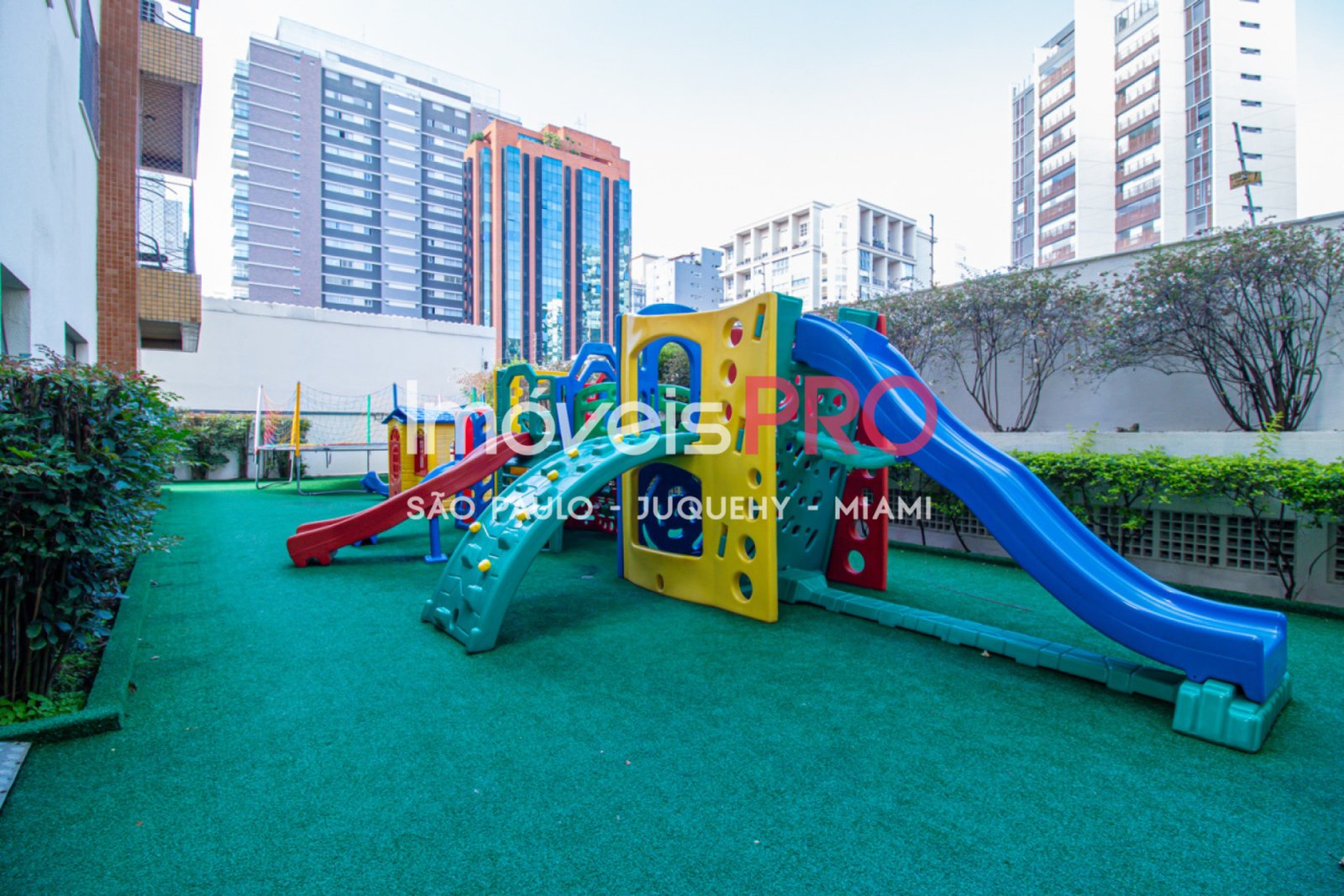 Foto :: https://assets.imoveispro.com.br/thumb/IP20953/apartamento-venda-moema_IP20953_17_1920x1080.jpg?