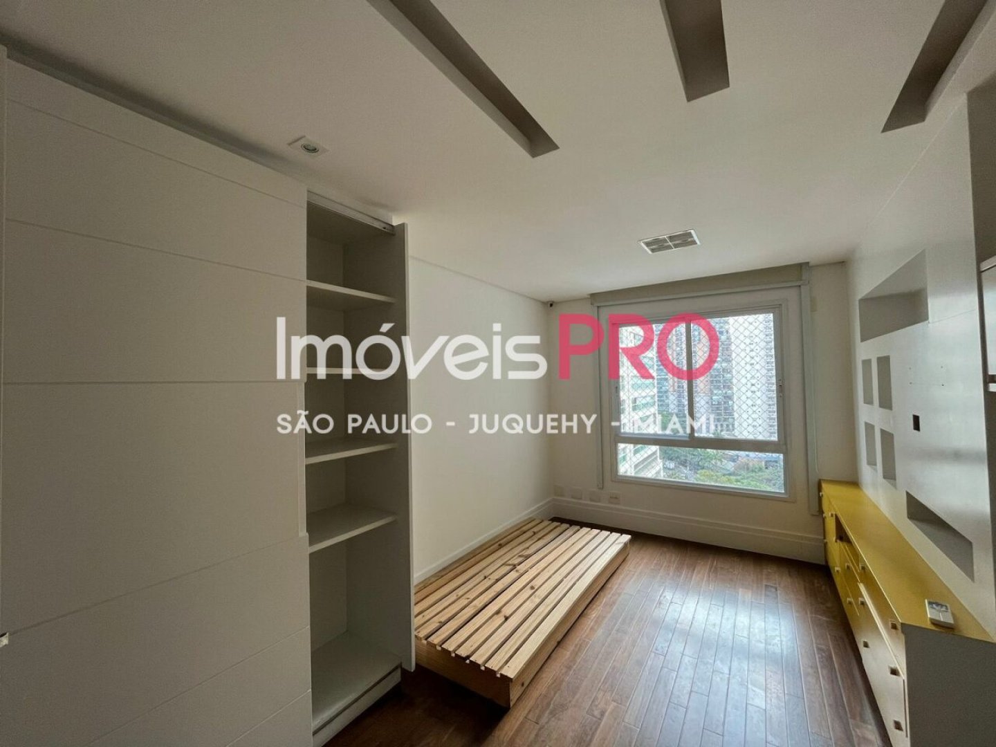 Foto :: https://assets.imoveispro.com.br/thumb/IP22576/apartamento-aluguel-moema-passaros_IP22576_17_1920x1080.jpg?
