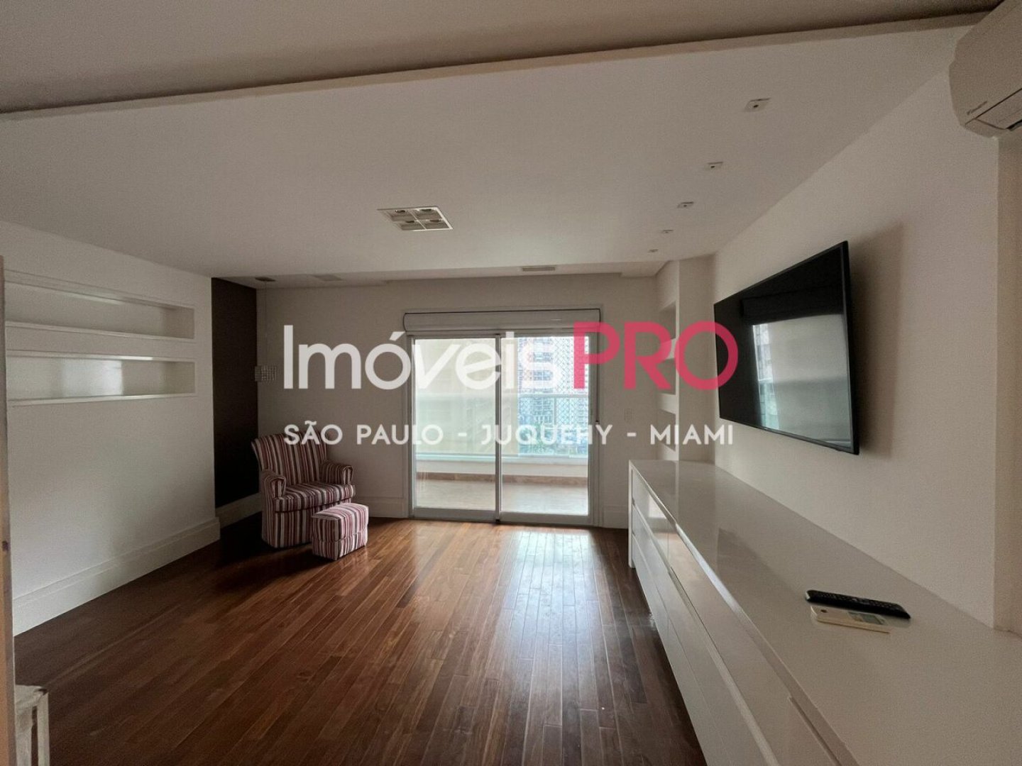 Foto :: https://assets.imoveispro.com.br/thumb/IP22576/apartamento-aluguel-moema-passaros_IP22576_23_1920x1080.jpg?