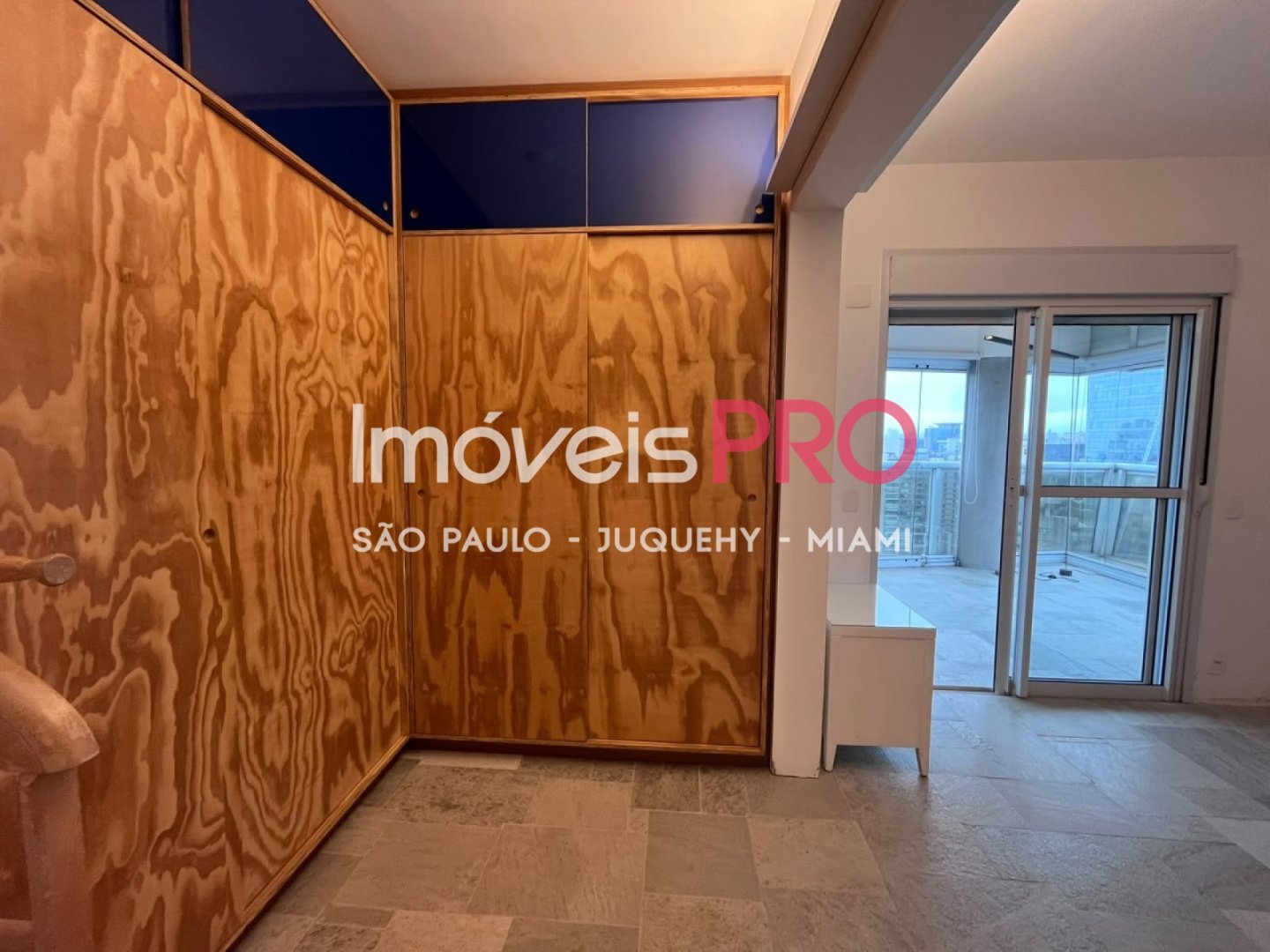 Foto :: https://assets.imoveispro.com.br/thumb/IP22605/apartamento-venda-itaim-bibi_IP22605_29_1920x1080.jpg?