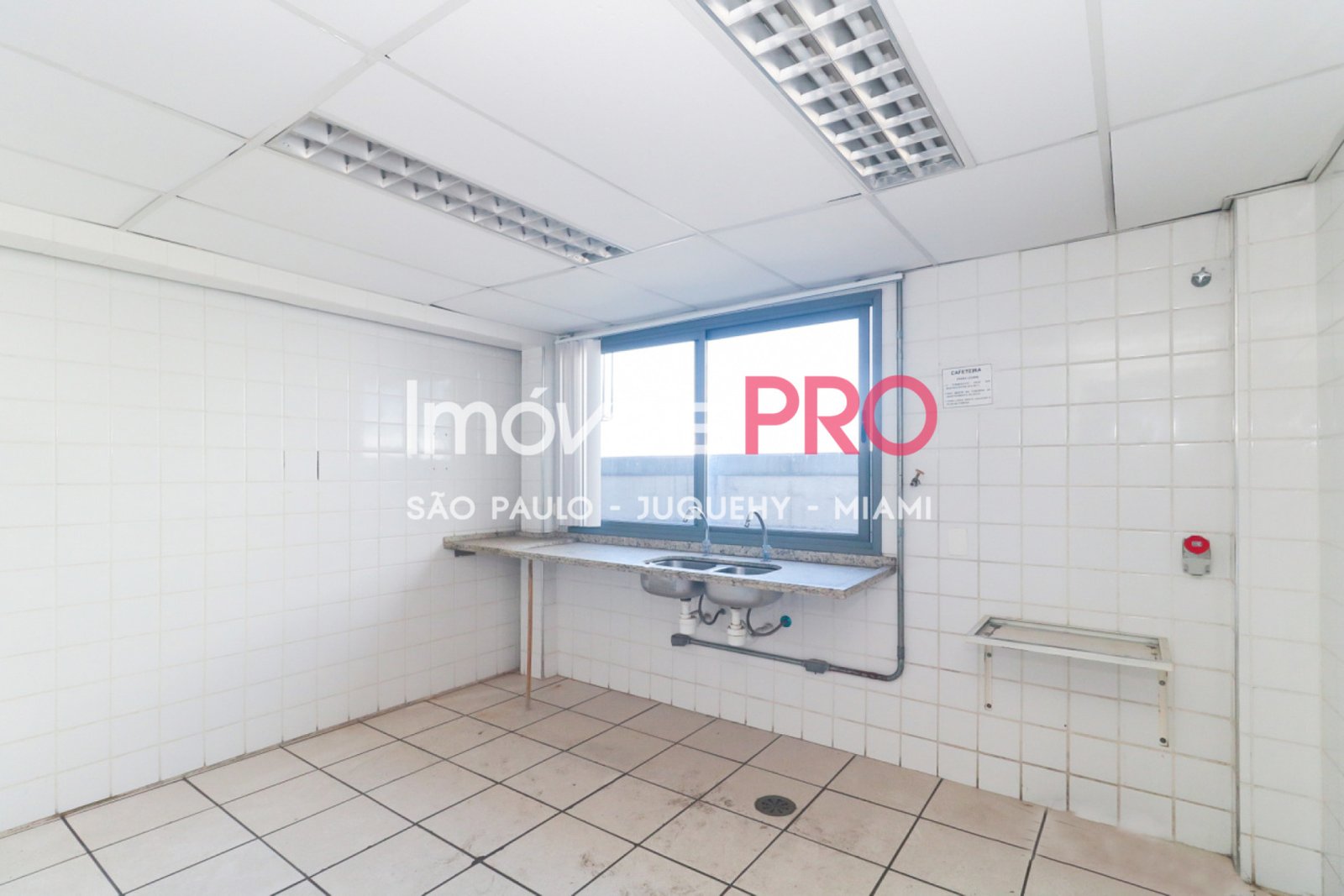 Foto :: https://assets.imoveispro.com.br/thumb/IP22609/predio-aluguel-consolacao_IP22609_23_1920x1080.jpg?