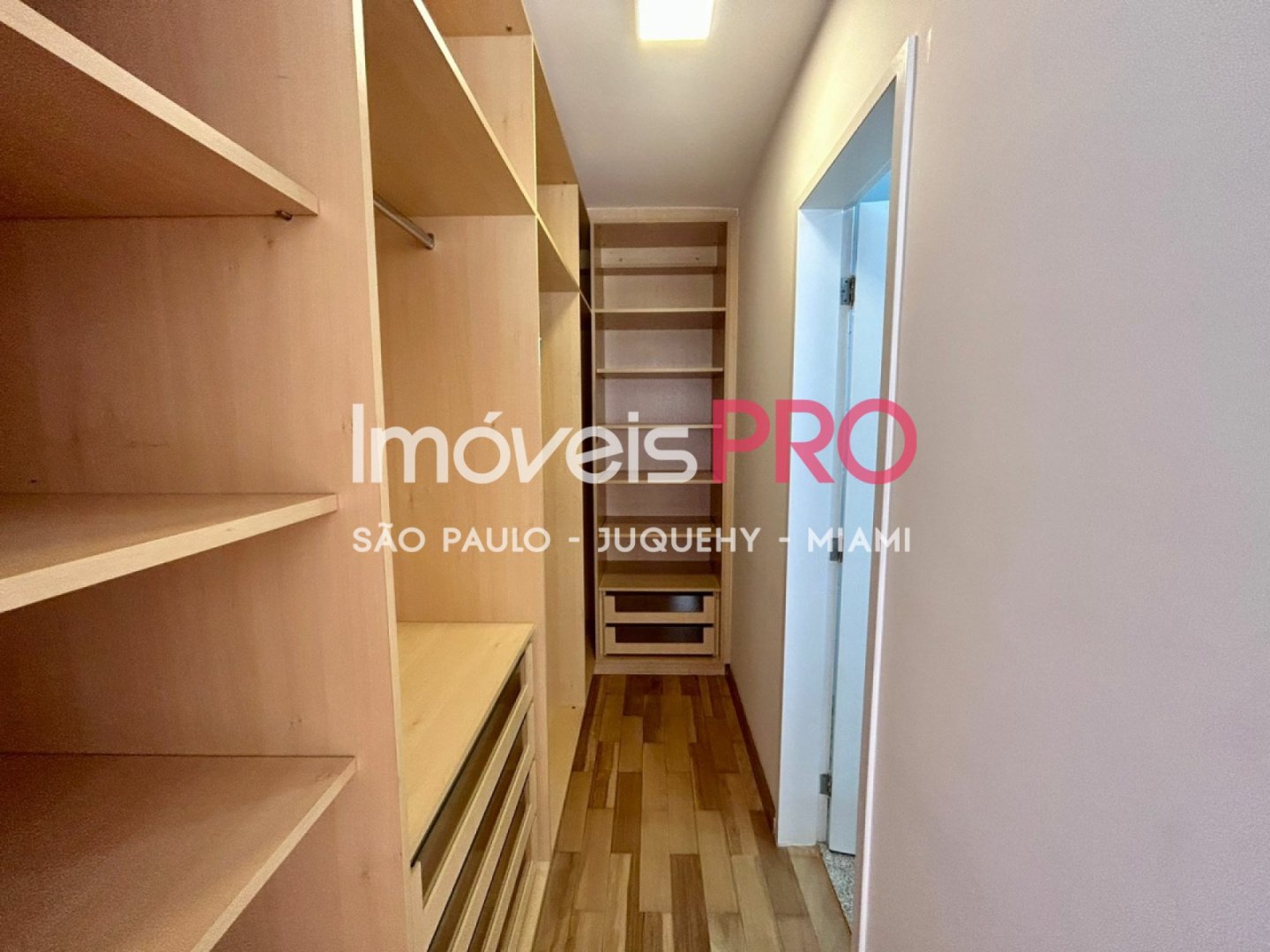 Foto :: https://assets.imoveispro.com.br/thumb/IP23467/apartamento-aluguel-moema-passaros_IP23467_11_1920x1080.jpg?